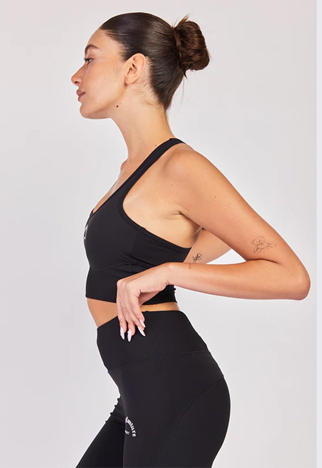 חזיית ספורט Racerback בצבע שחור - Juicy Couture
