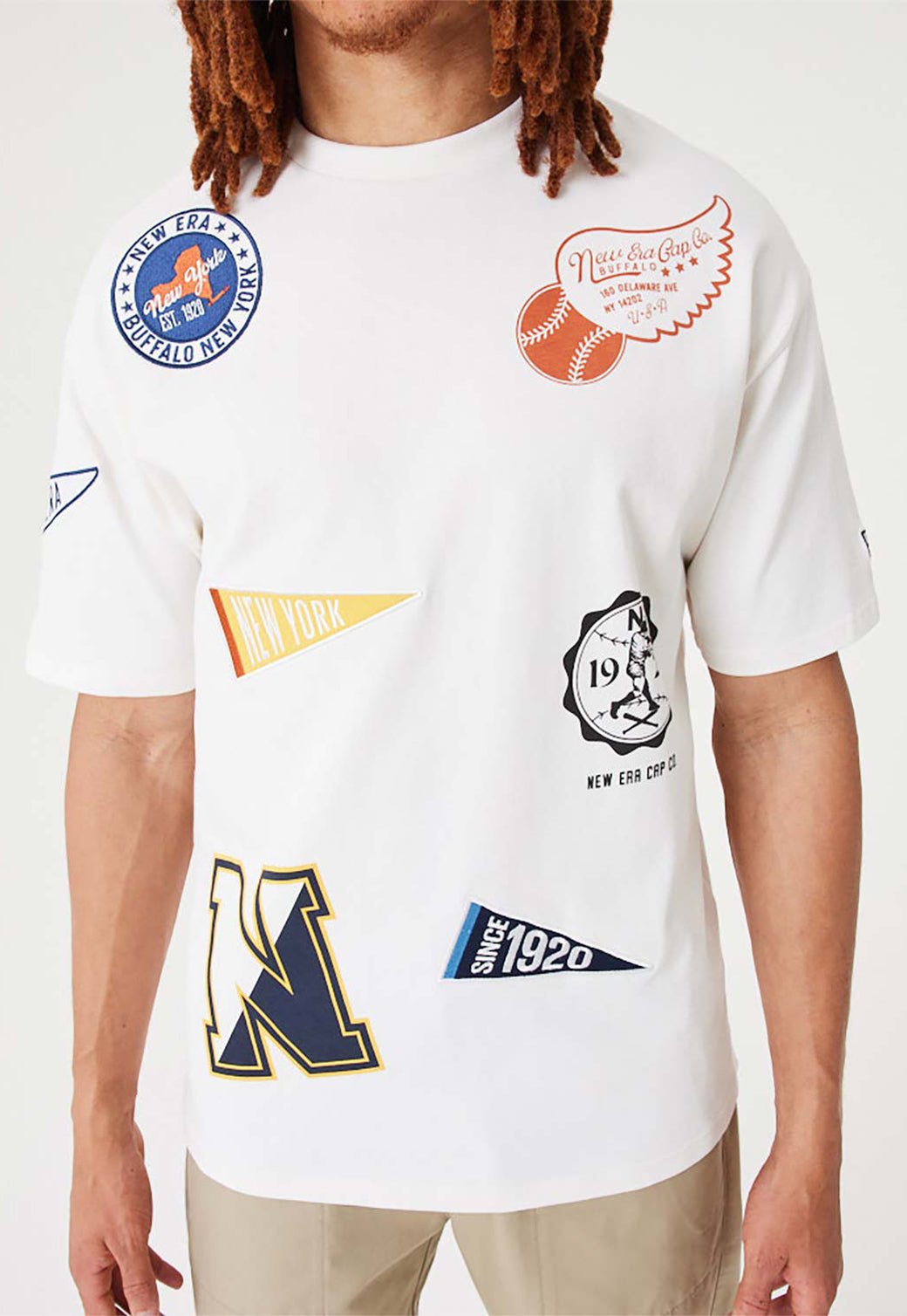 טי שירט קצרה הדפסים בחזית גברים - New Era