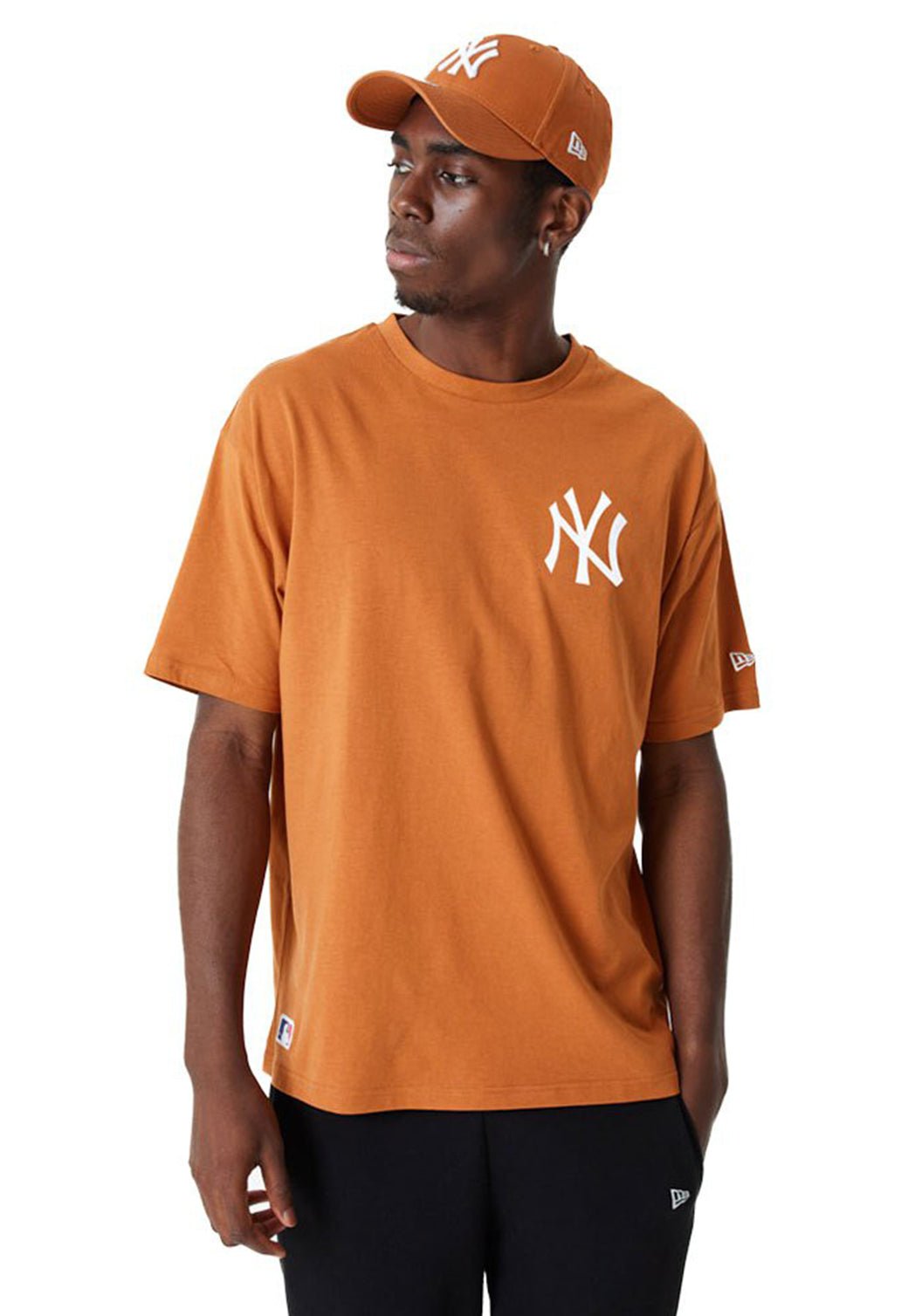 טי שירט קצרה League לגברים - New Era