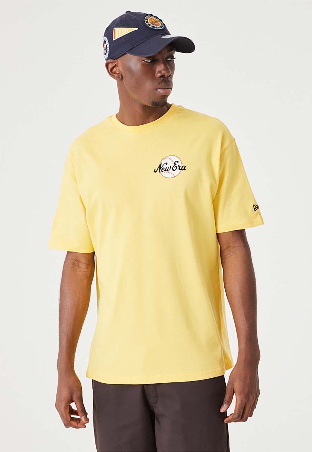 טי שירט קצרה לוגו גרפי גב גברים - New Era