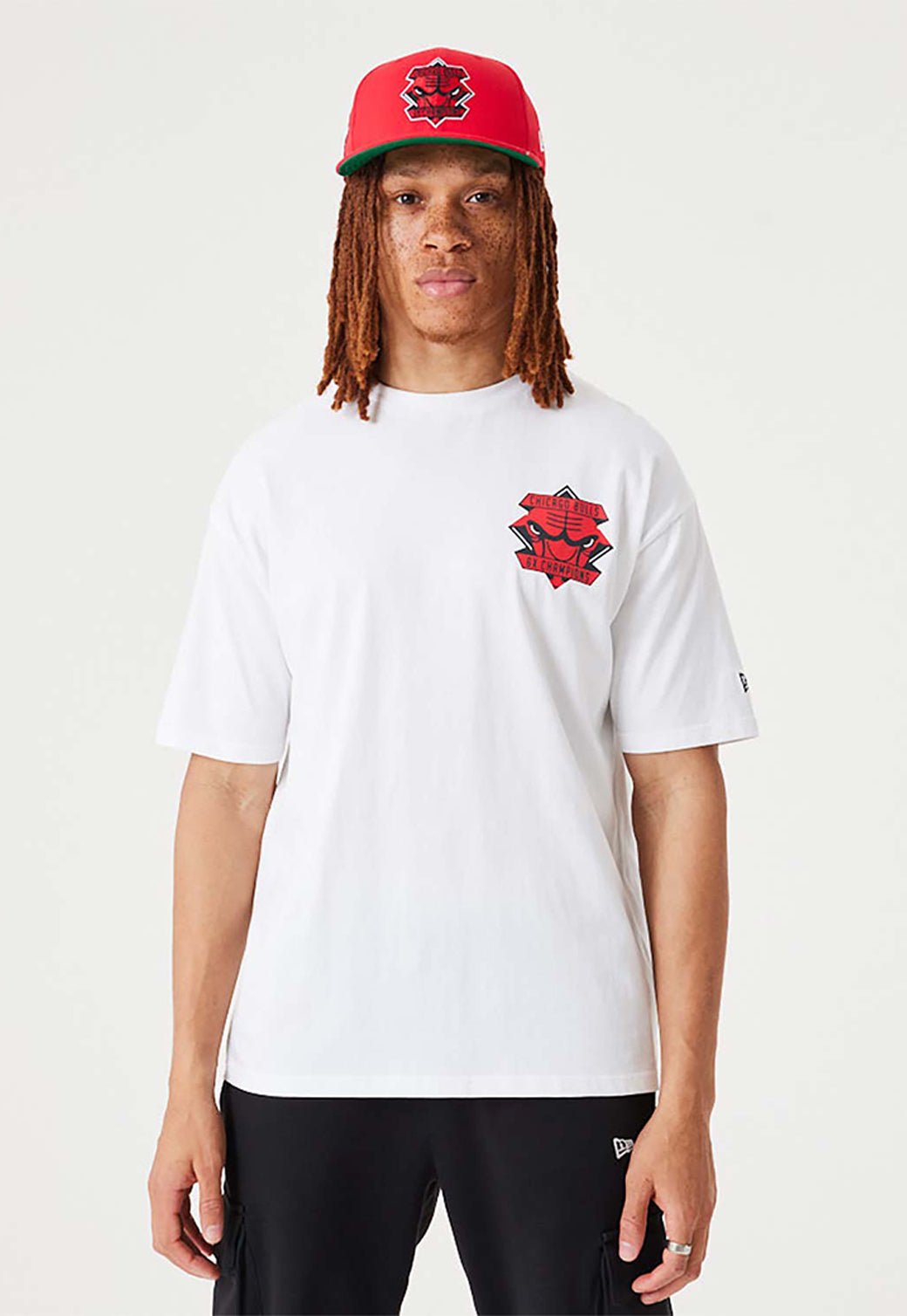 טי שירט קצרה רחבה שיקגו בולס גברים - New Era