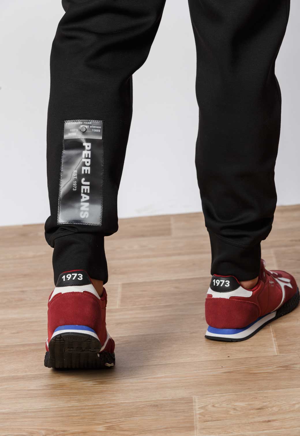 חליפת טרנינג אליוט שני חלקים שחור\לבן לגברים - Pepe Jeans