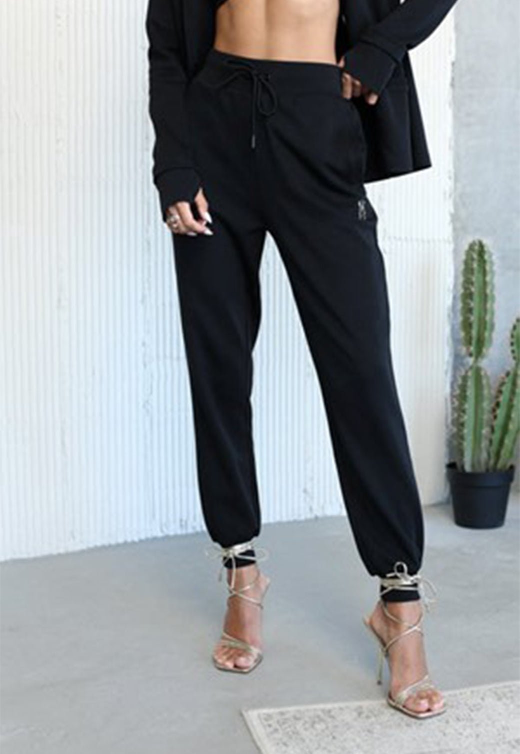 מכנסי ג'וגר לנשים DENISE בשחור - Steve Madden