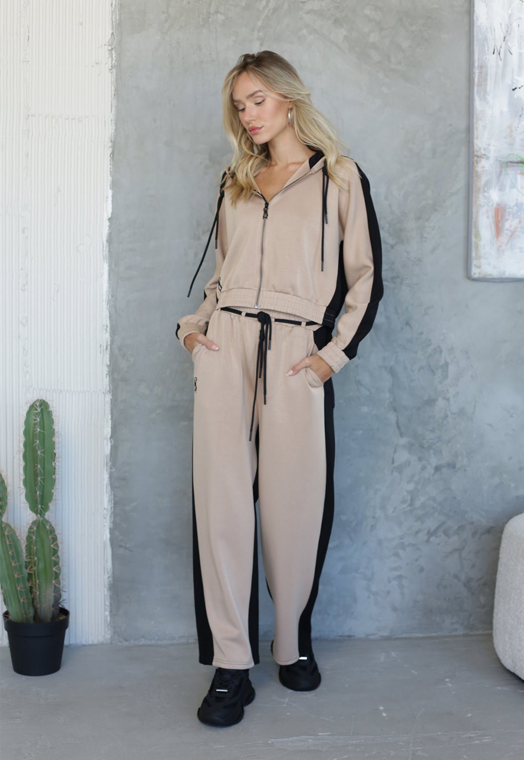 מכנסי ג'וגר לנשים LAUREN בבז' שחור - Steve Madden