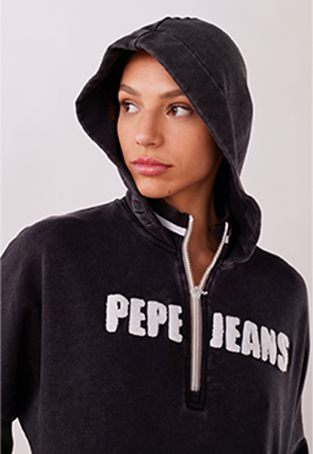 שמלת קפוצ׳ון טרנינג נשים - Pepe Jeans