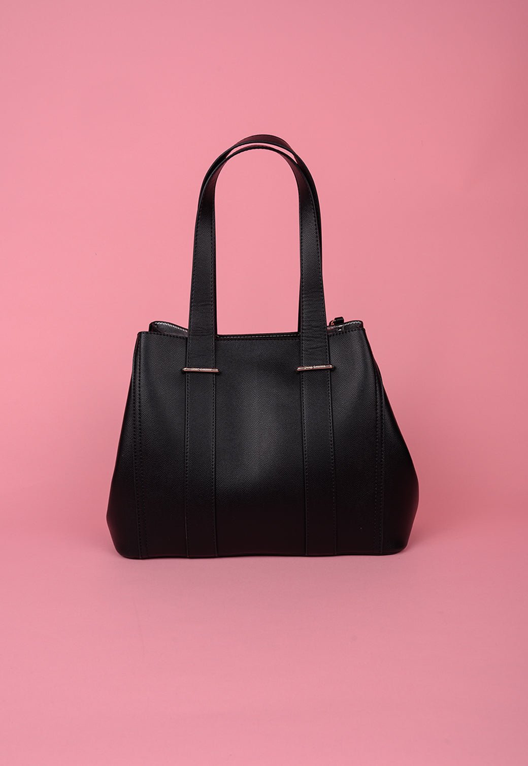 תיק נשיאה עם לוגו מטאלי - Juicy Couture