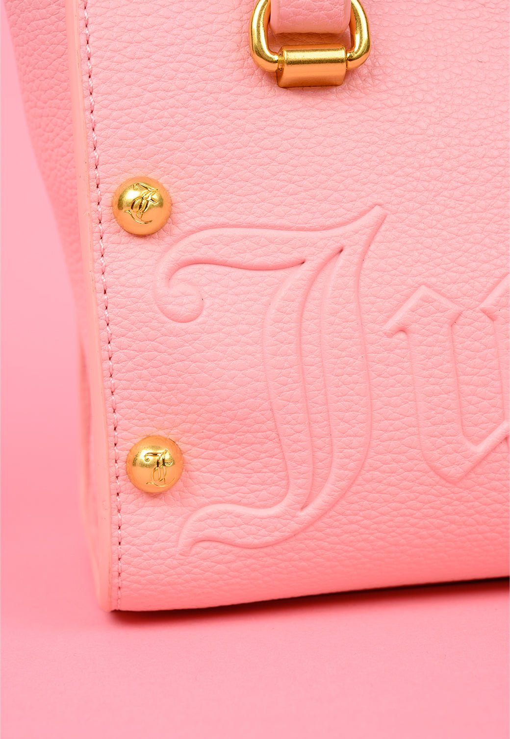 תיק נשיאה עם ניטים ורצועה נשלפת - Juicy Couture