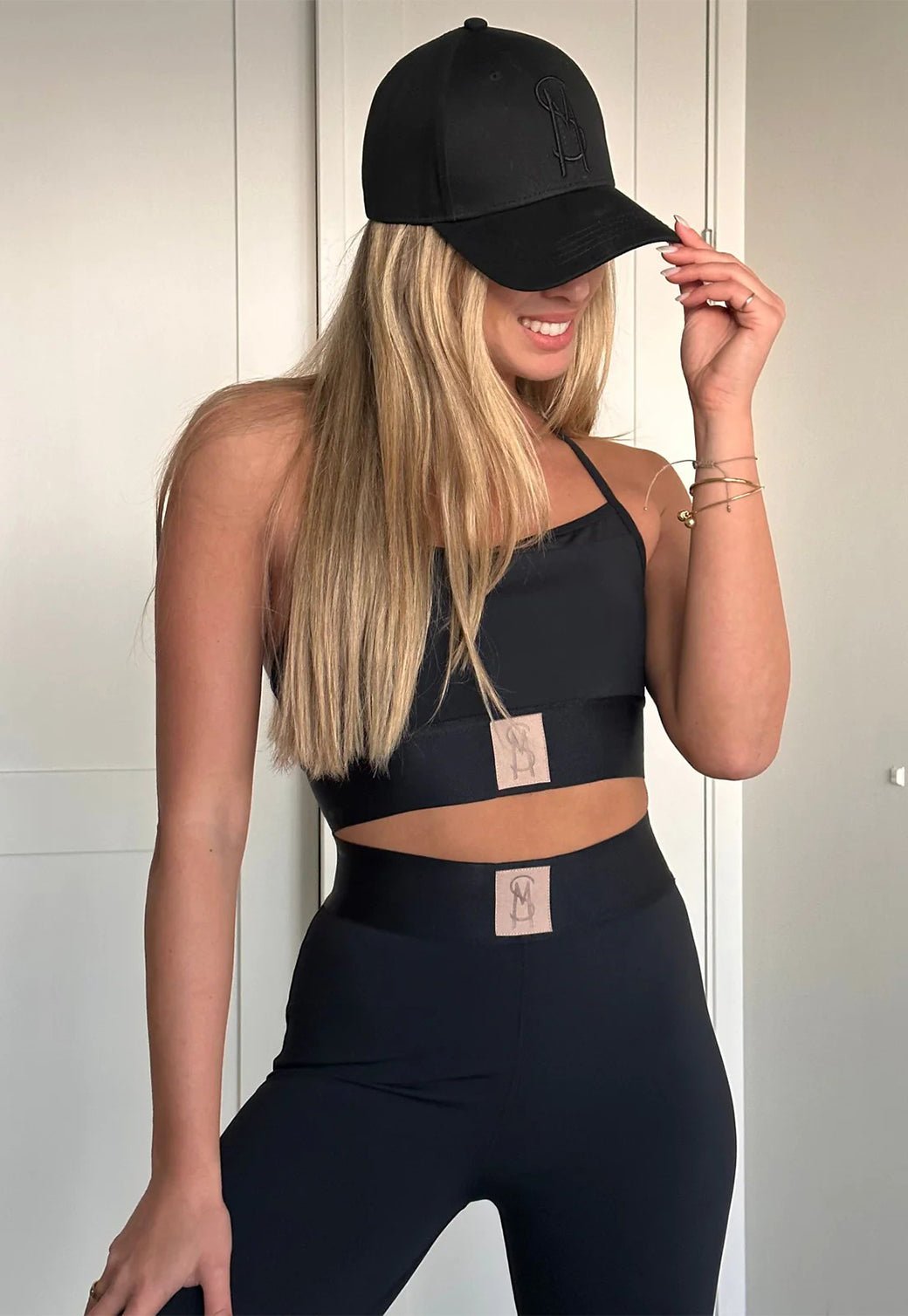 טופ ספורטיבי ביטריסט עם תווית לוגו נשים - Steve Madden