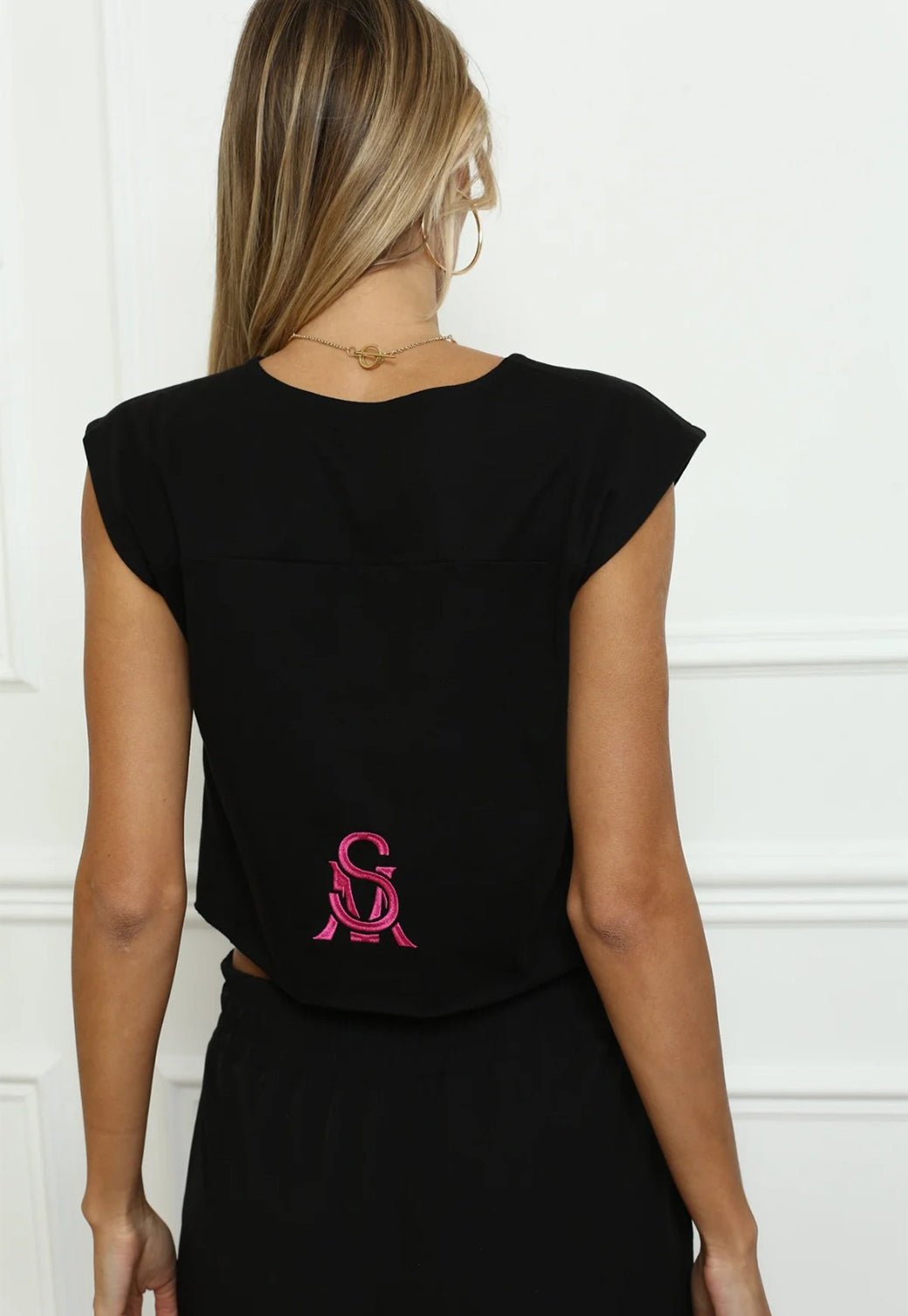 חולצת-טי קרופ PASHA בשחור - Steve Madden