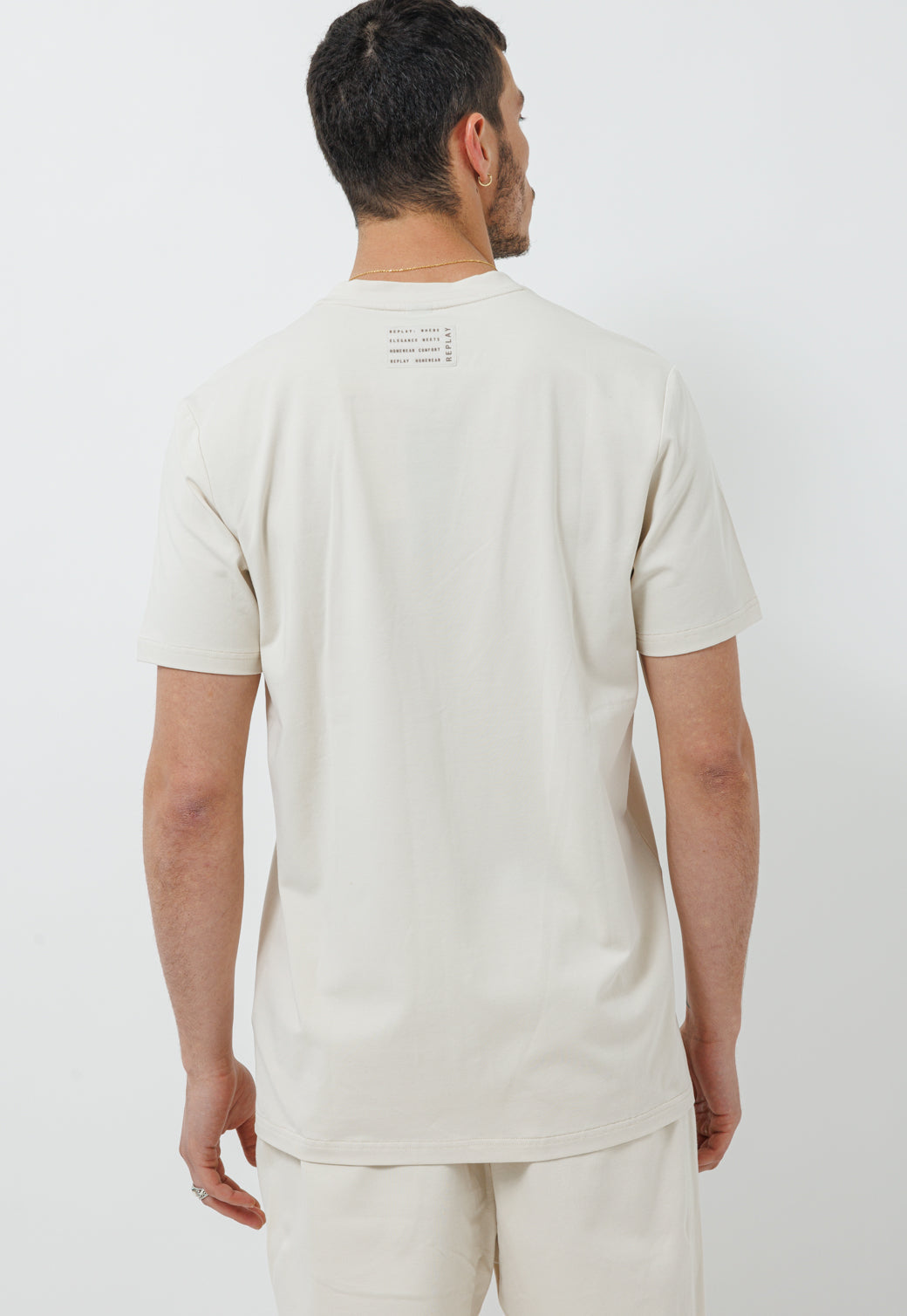 חליפת טרנינג קצרה לגברים בצבע אוף וייט