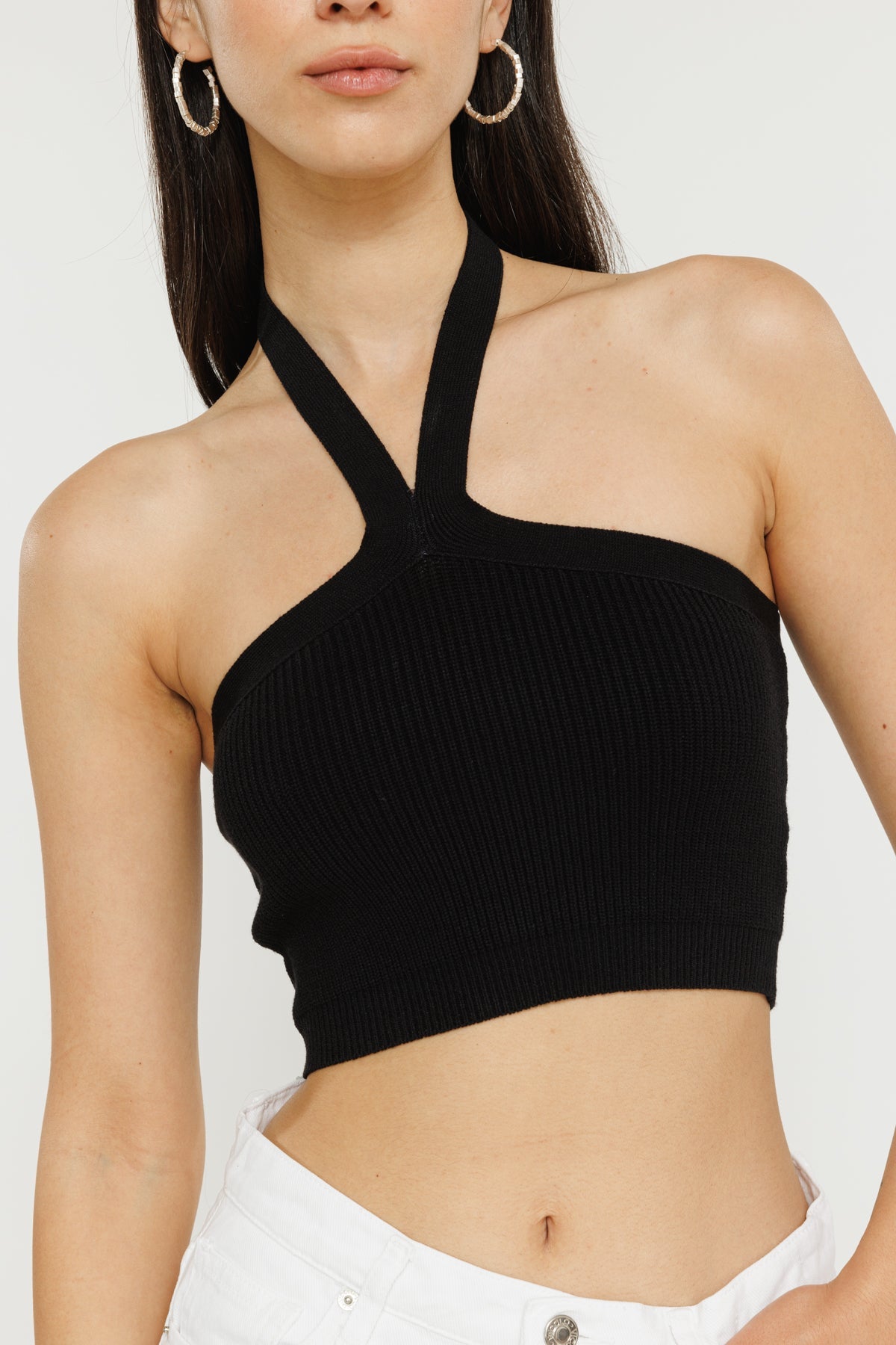 גופיית קרופ Collar בצבע שחור