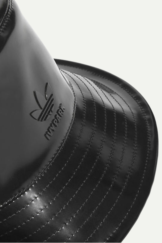 כובע Rv L Bucket בצבע שחור