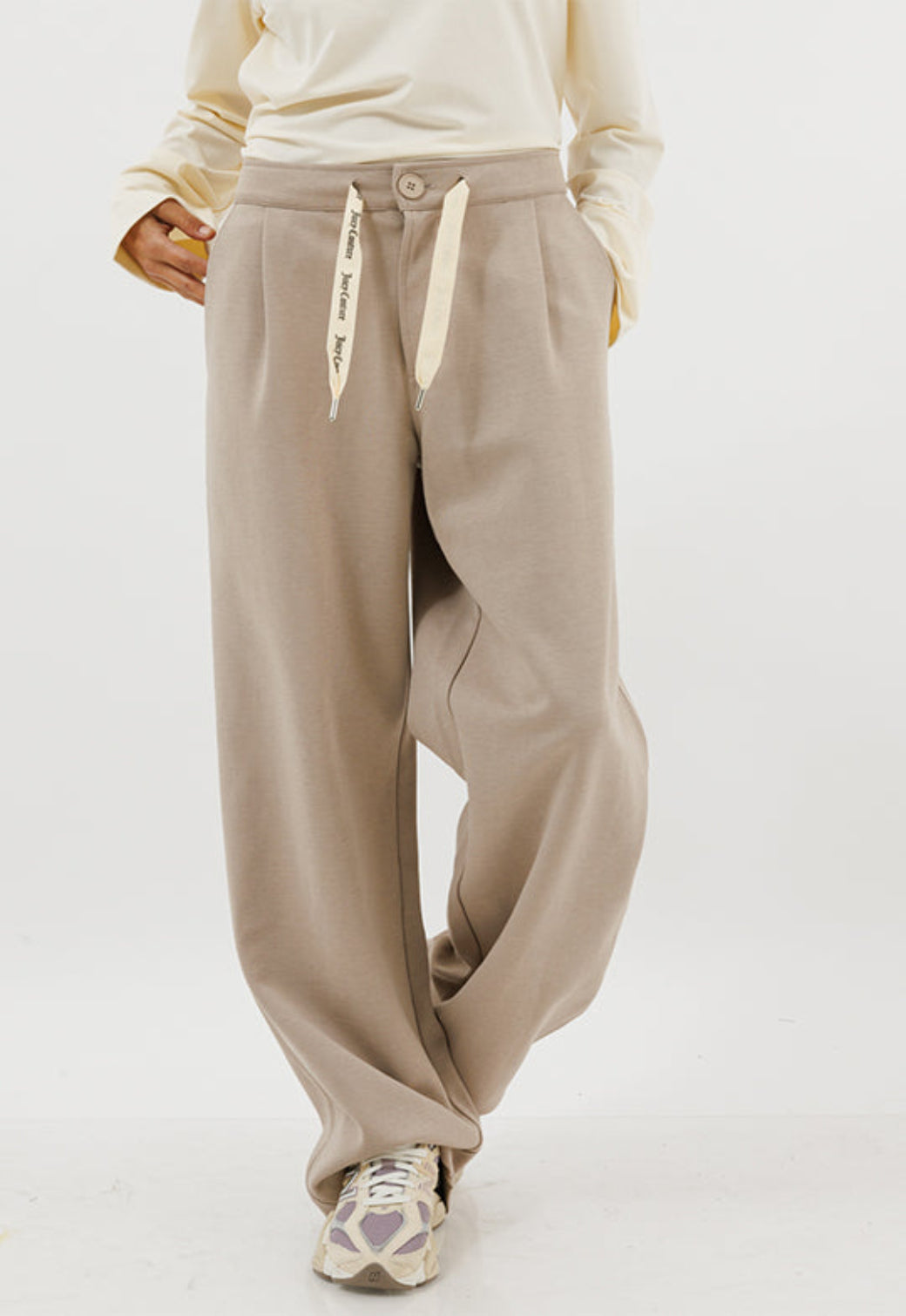 מכנסיים רחבים דגם BOYFRIEND PANTS לנשים בצבע בז'