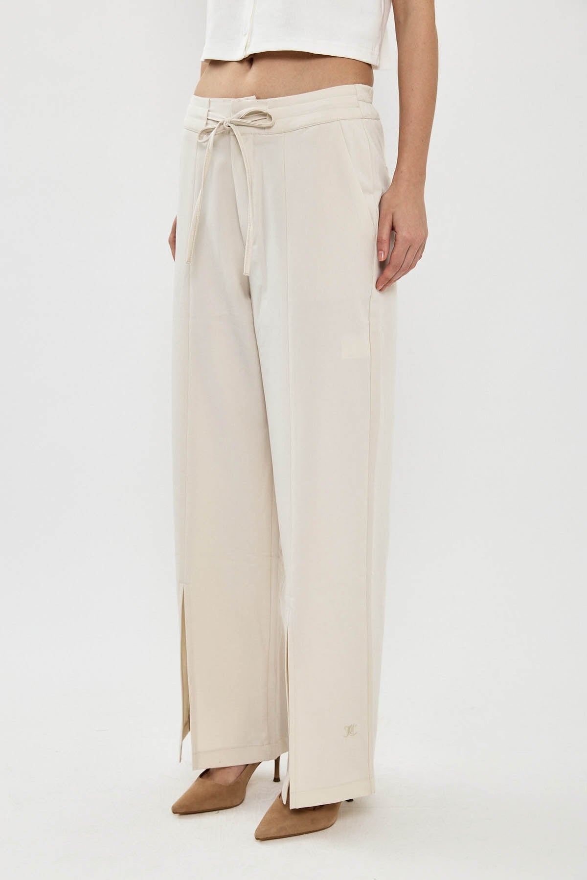 מכנסיים רחבים St. Barts Juicy Couture לנשים בצבע קרם עם שסעים
