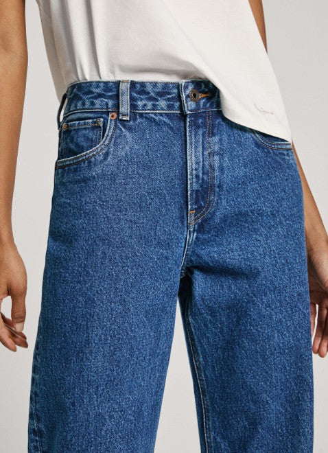 ג'ינס Loose Pepe Jeans לנשים בצבע כחול בגזרה רחבה ומותן גבוהה