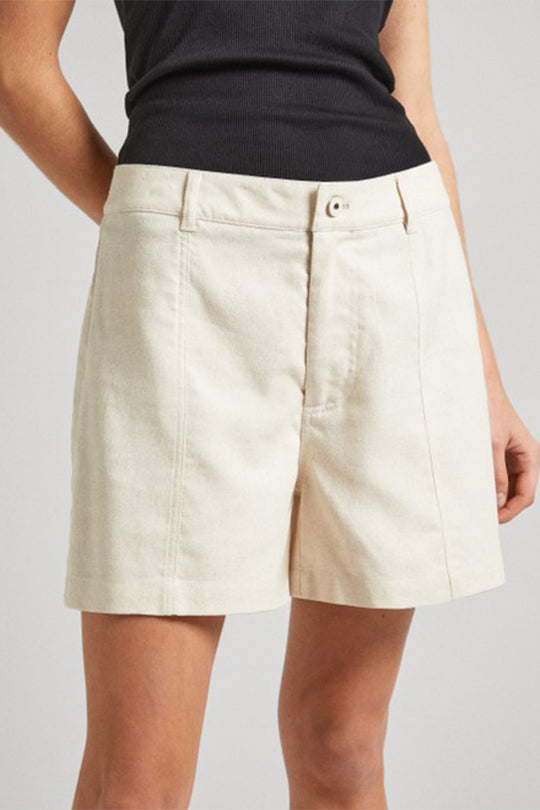 מכנסי ברמודה Tilly Pepe Jeans לנשים בצבע אוף וייט בסגנון ספארי