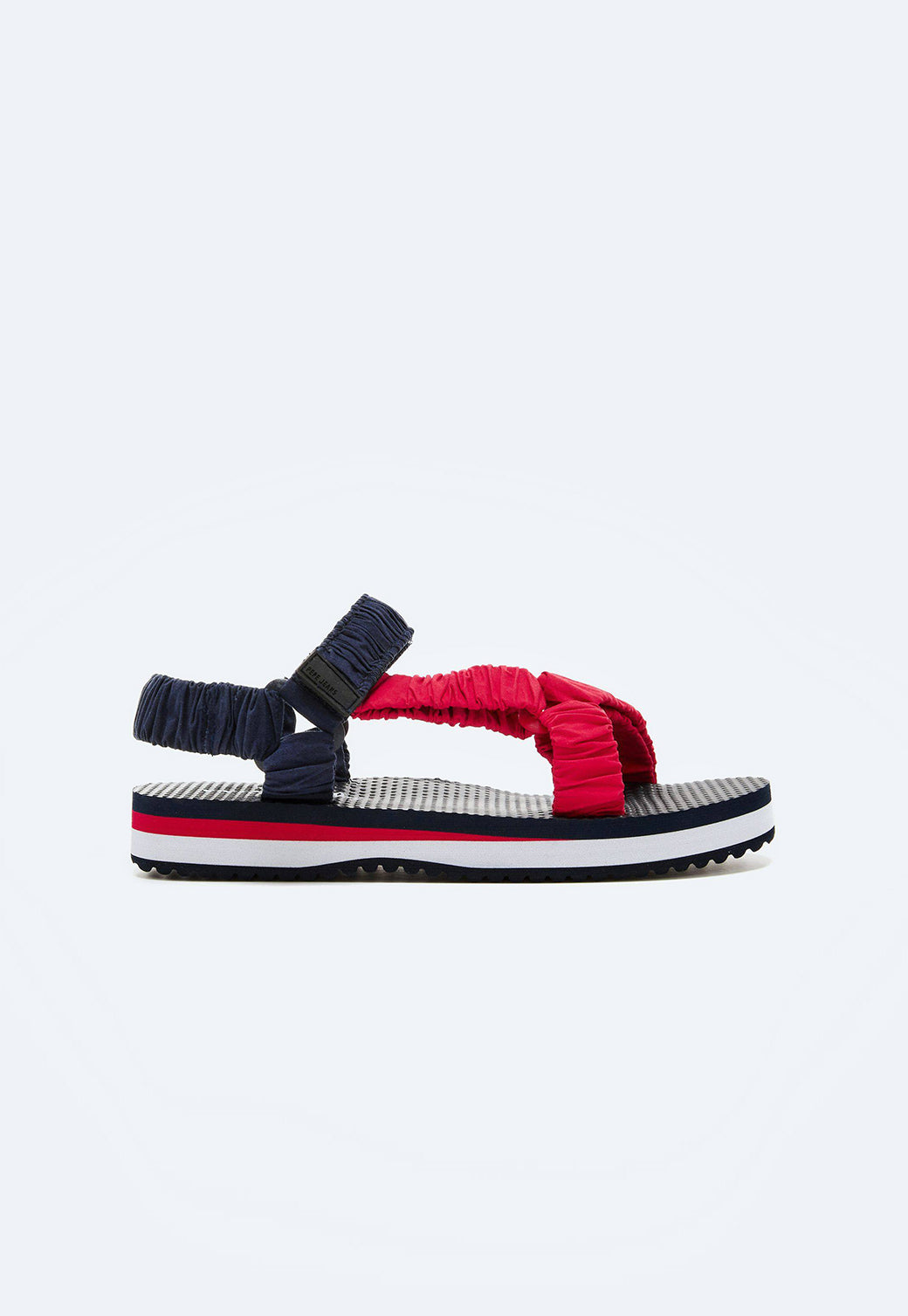 סנדלי רצועות לנשים