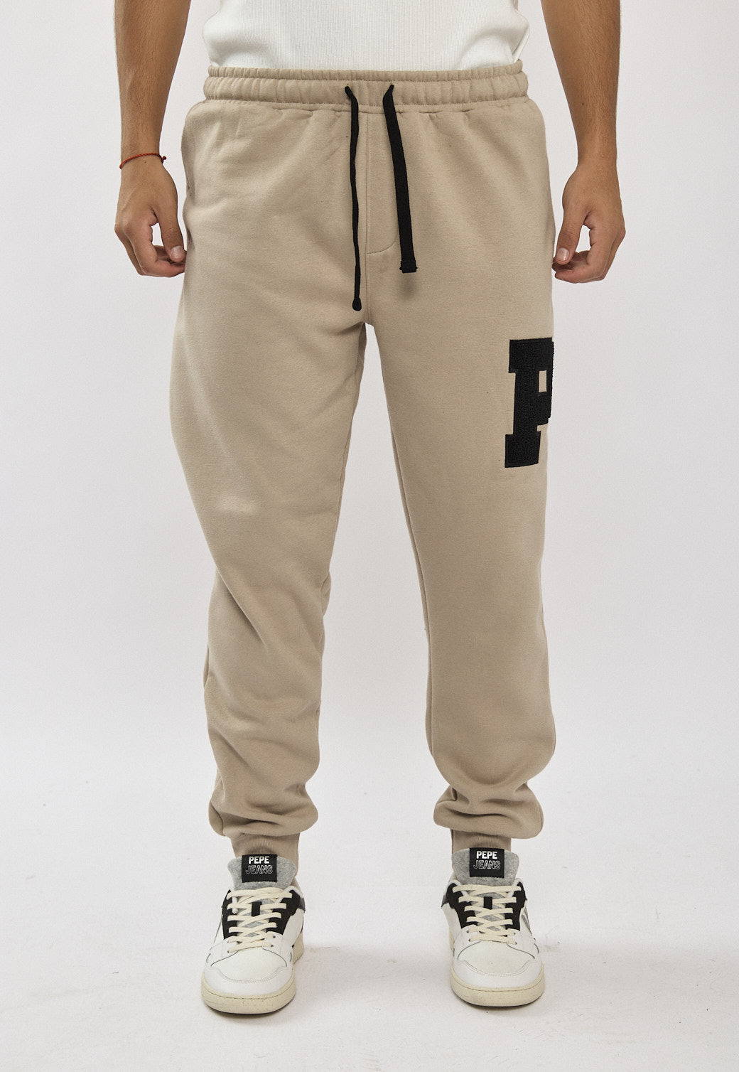 מכנס טרנינג לגברים בצבע בז' עם לוגו