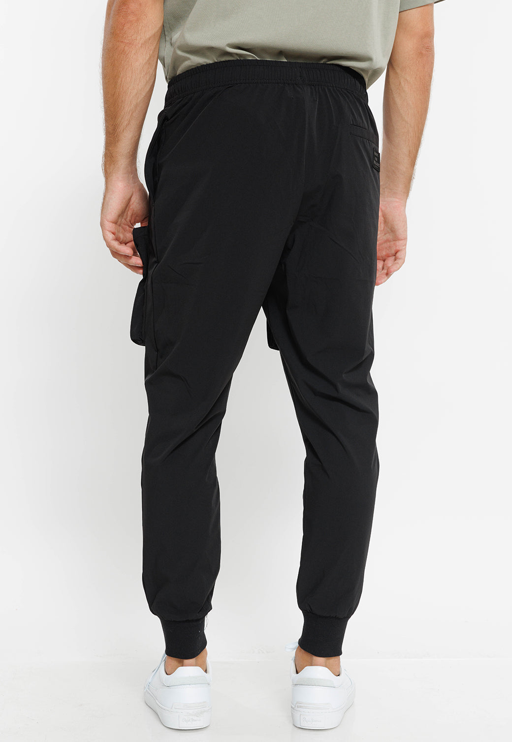 מכנסי דגמ"ח עם כיסים גדולים לגברים בצבע שחור