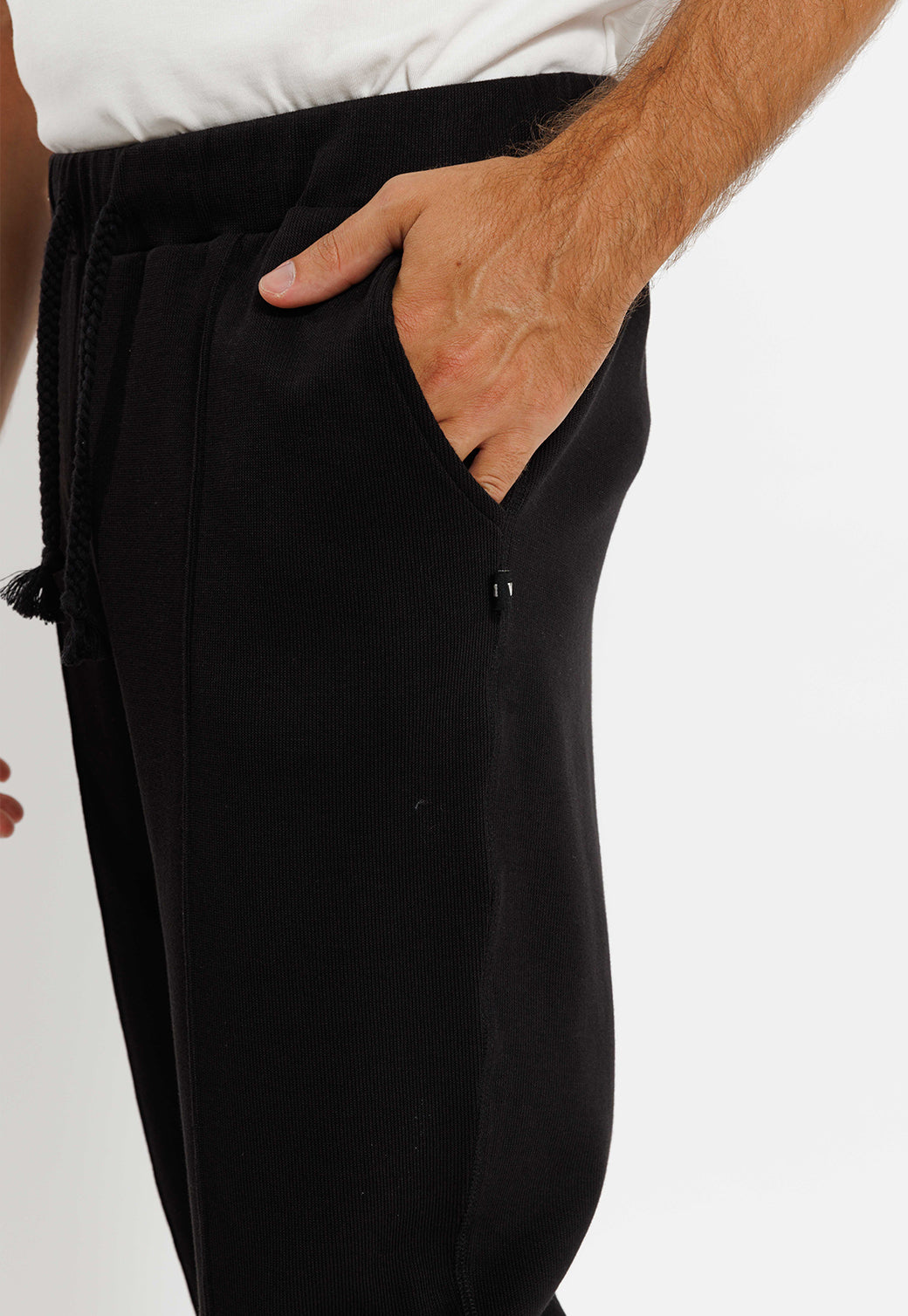 מכנסי ג׳וגר ADAN בצבע שחור