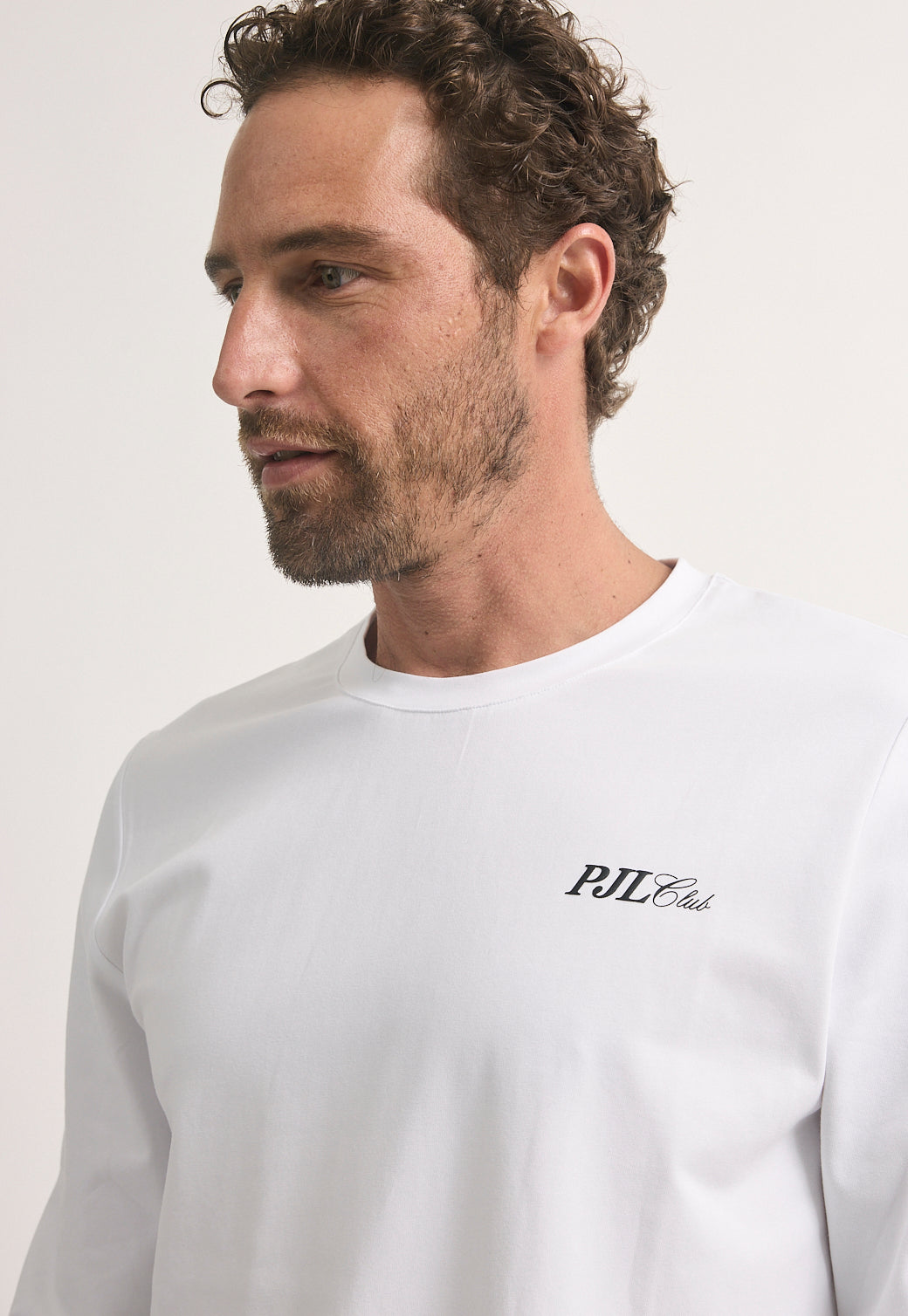 טי-שירט ארוכה לגברים בצבע לבן עם לוגו
