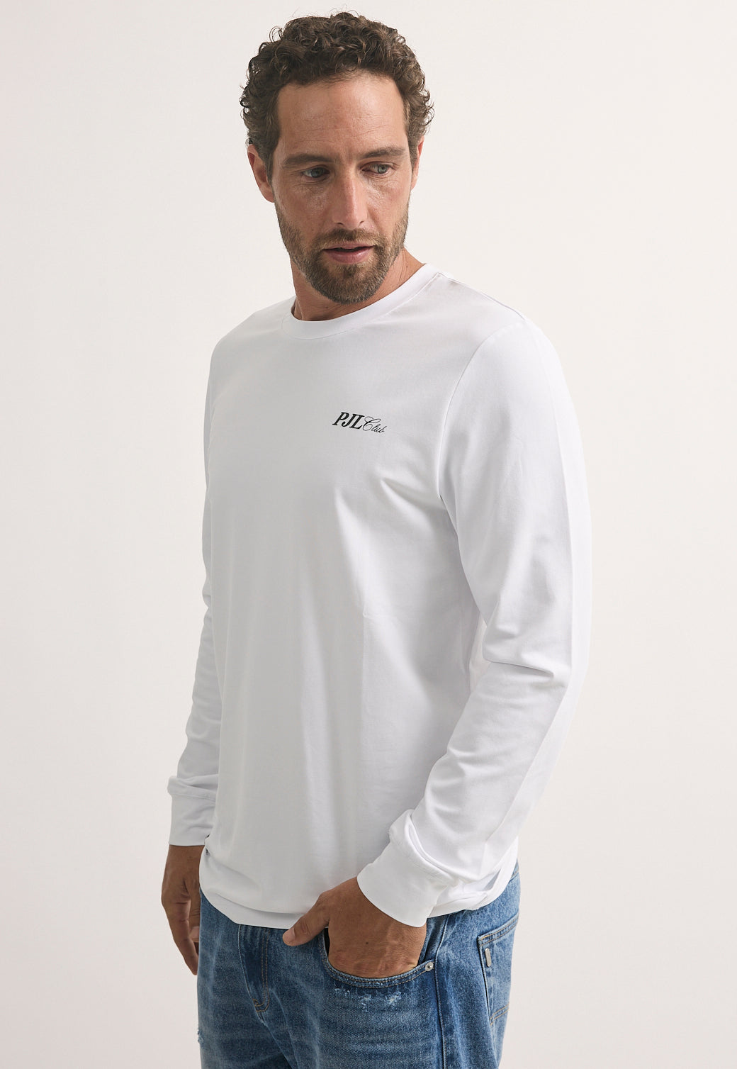 טי-שירט ארוכה לגברים בצבע לבן עם לוגו