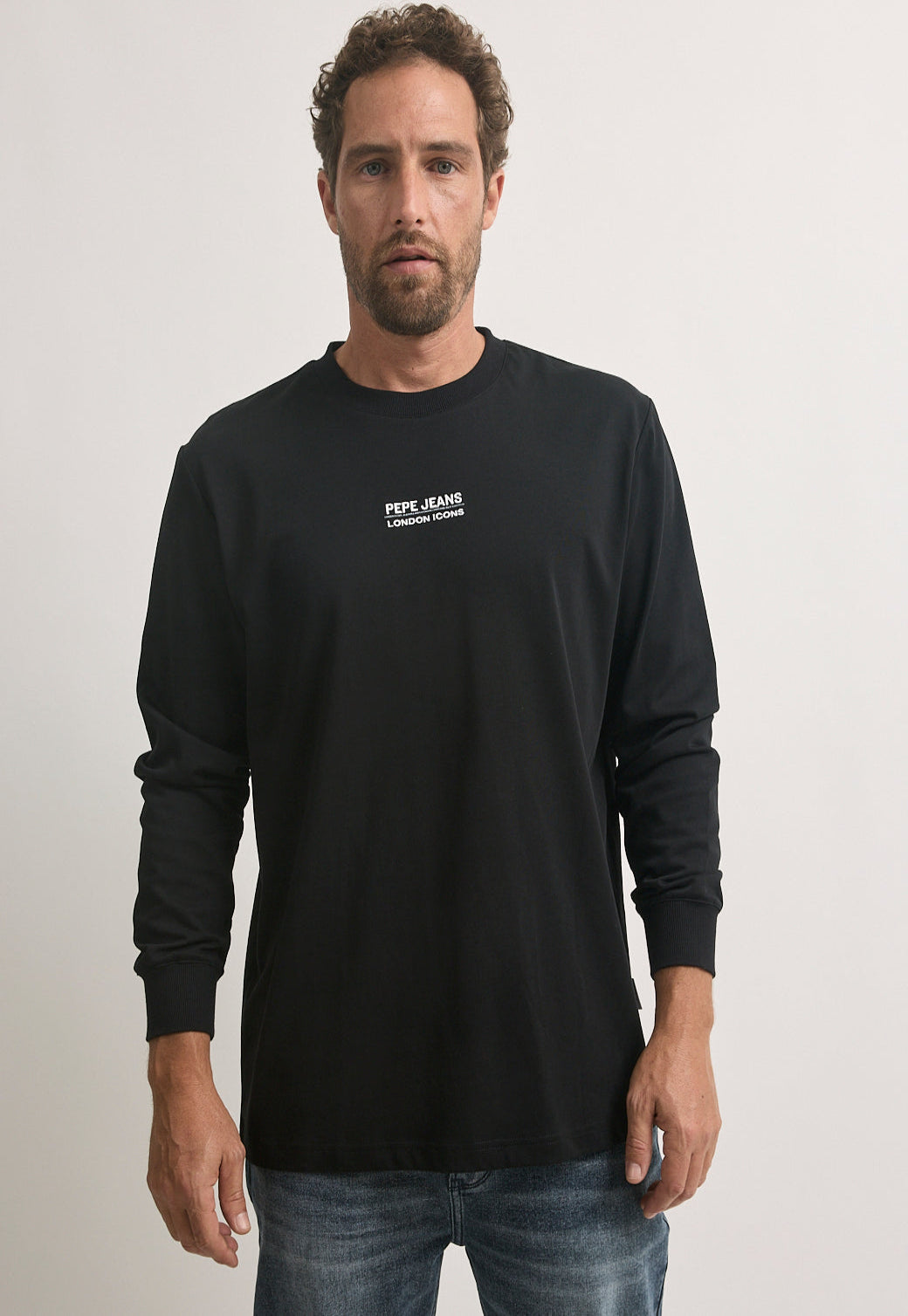 חולצה ארוכה לגברים בצבע שחור עם לוגו