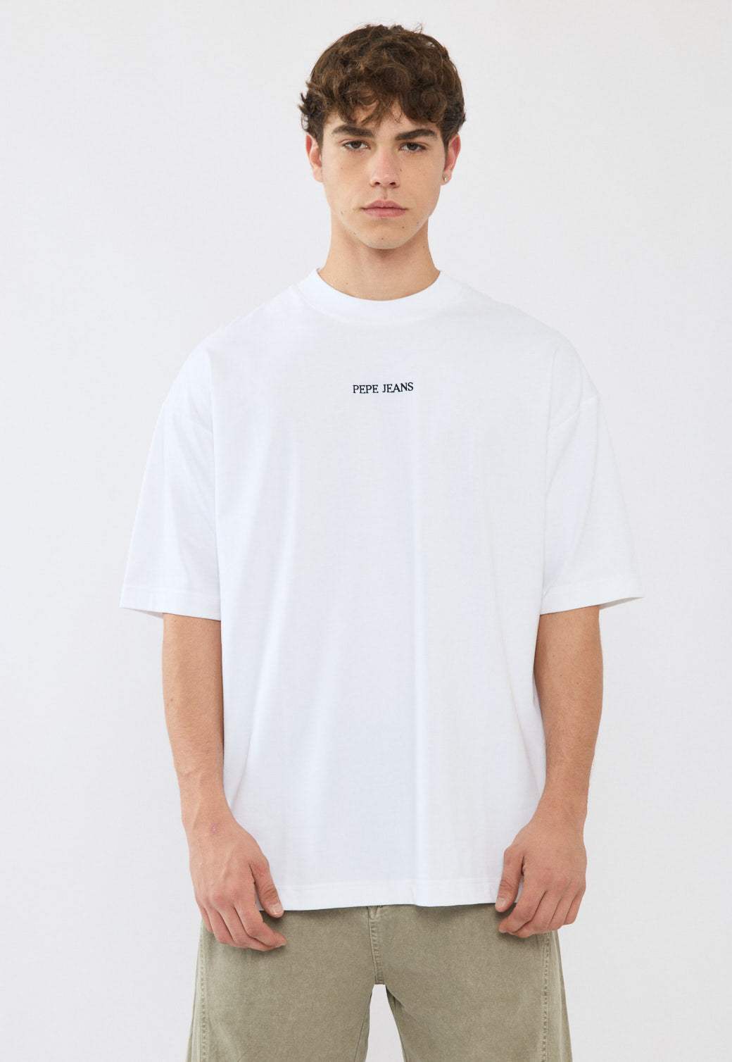 טי-שירט אוברסייז לגברים בצבע לבן עם הדפס