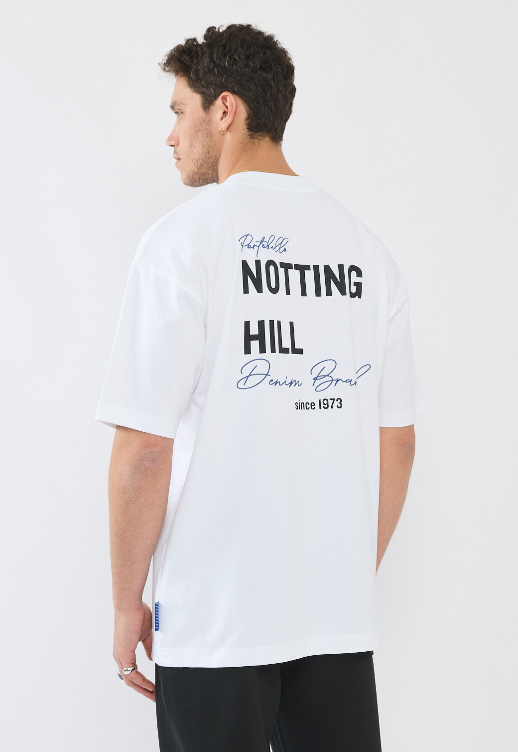 טי-שירט אוברסייז לגברים בצבע לבן עם הדפס בגב