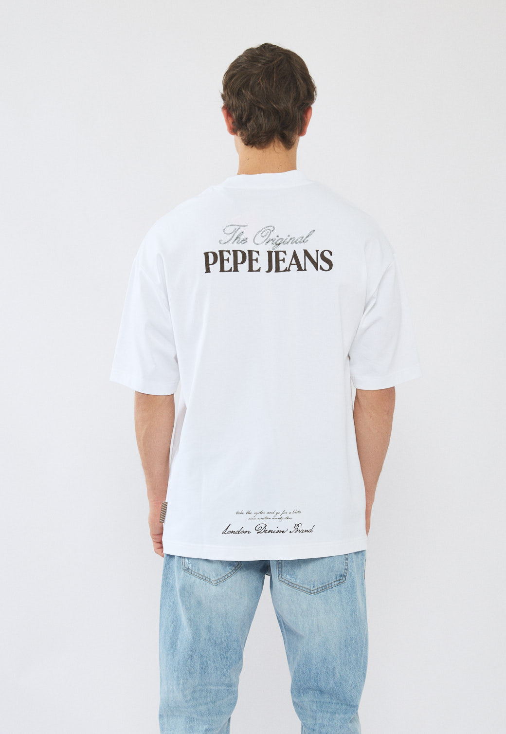 טי-שירט אוברסייז לגברים בצבע לבן עם הדפס גב