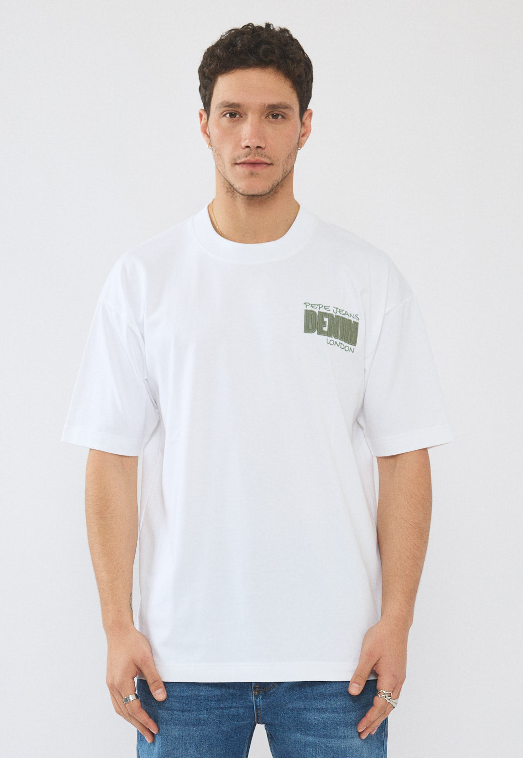 טי-שירט אוברסייז לגברים בצבע לבן