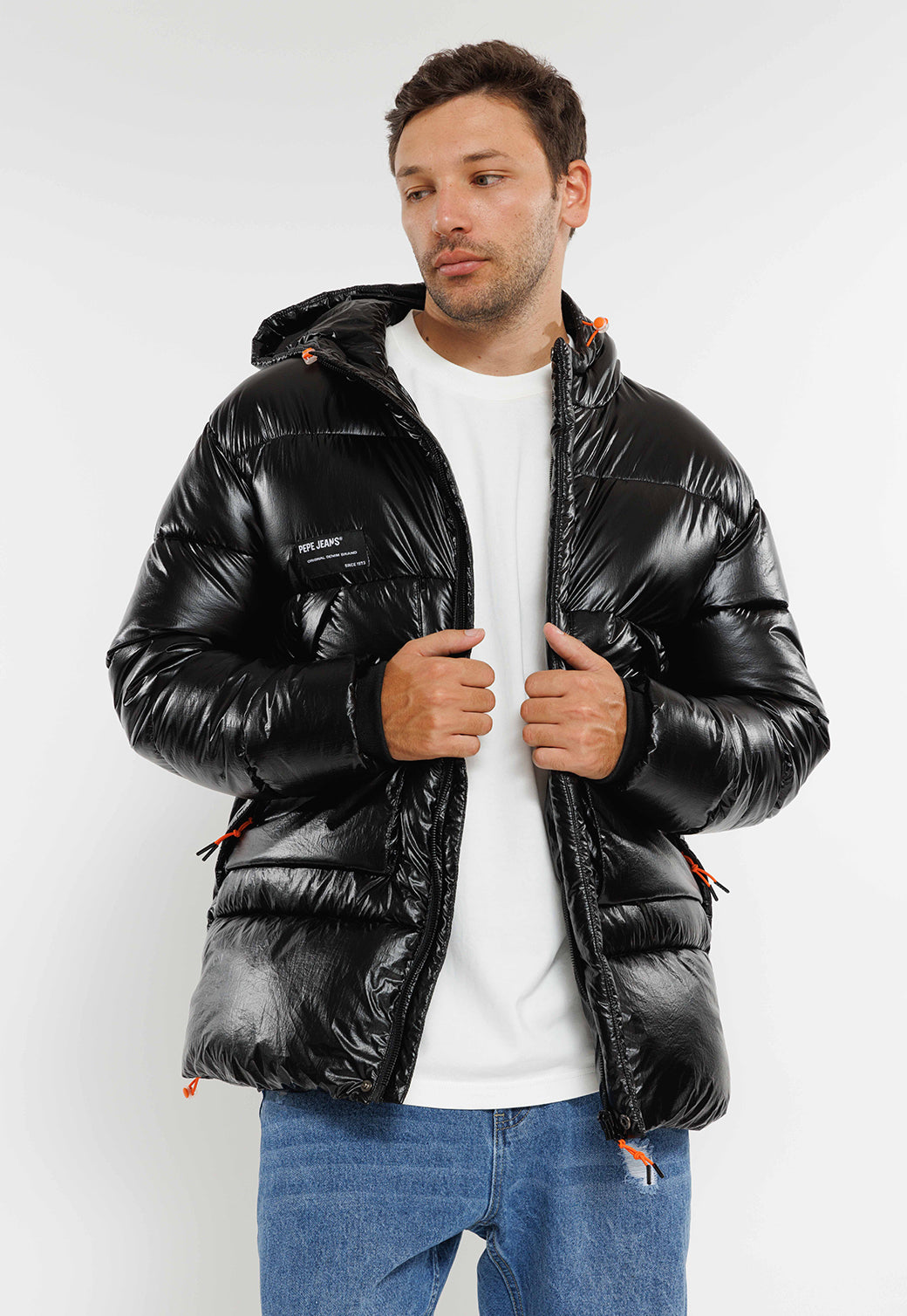 מעיל פוך מבריק עם כובע בצבע שחור