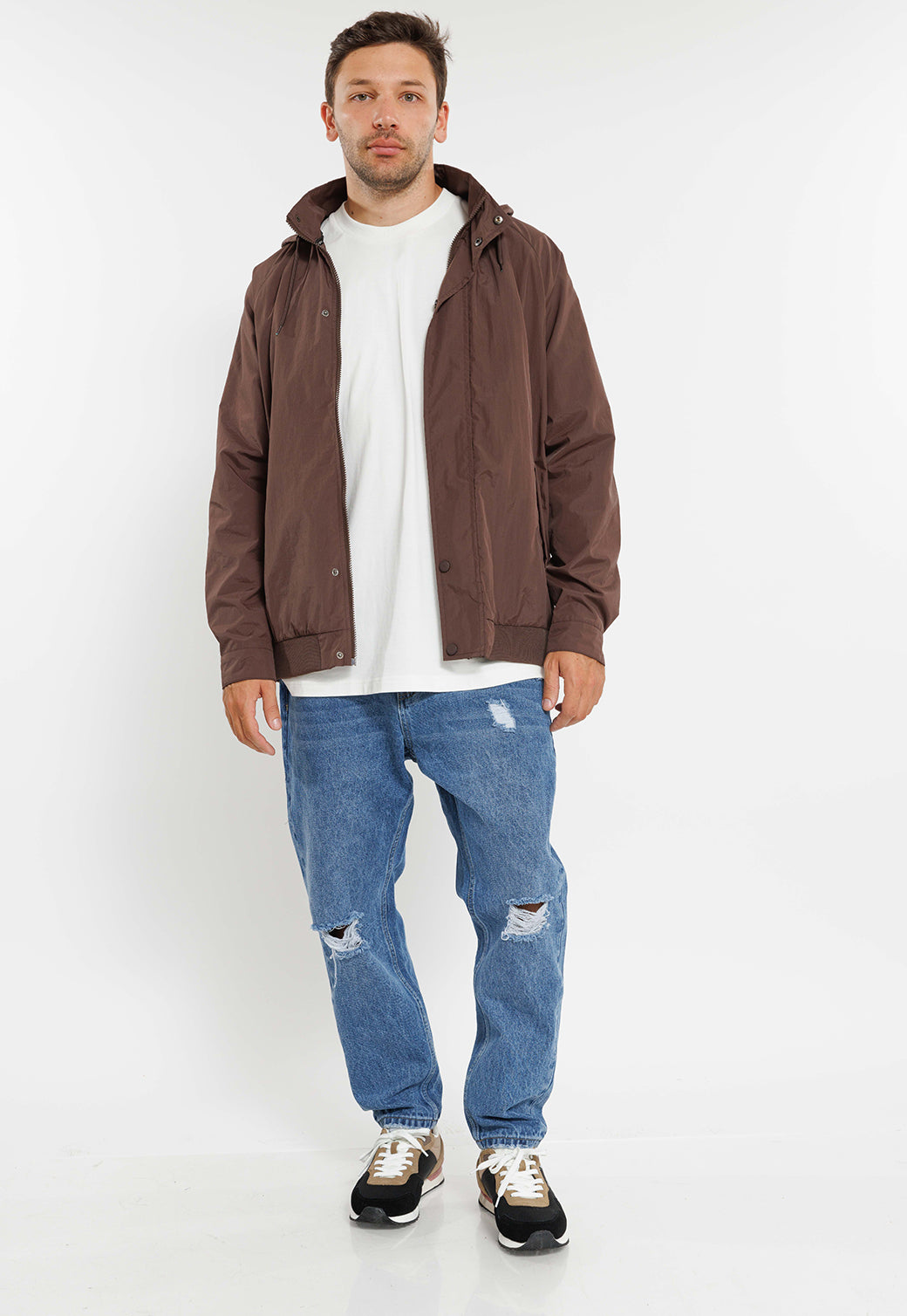 מעיל רוח קל לגבר בצבע חום