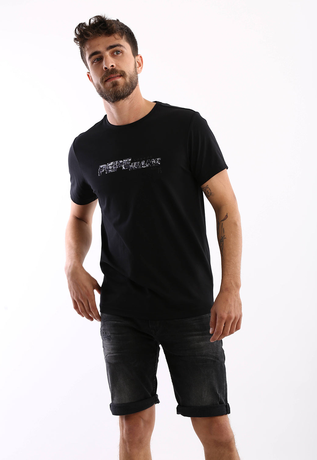 טי-שירט שחורה לגברים עם לוגו רקום של PEPE JEANS

