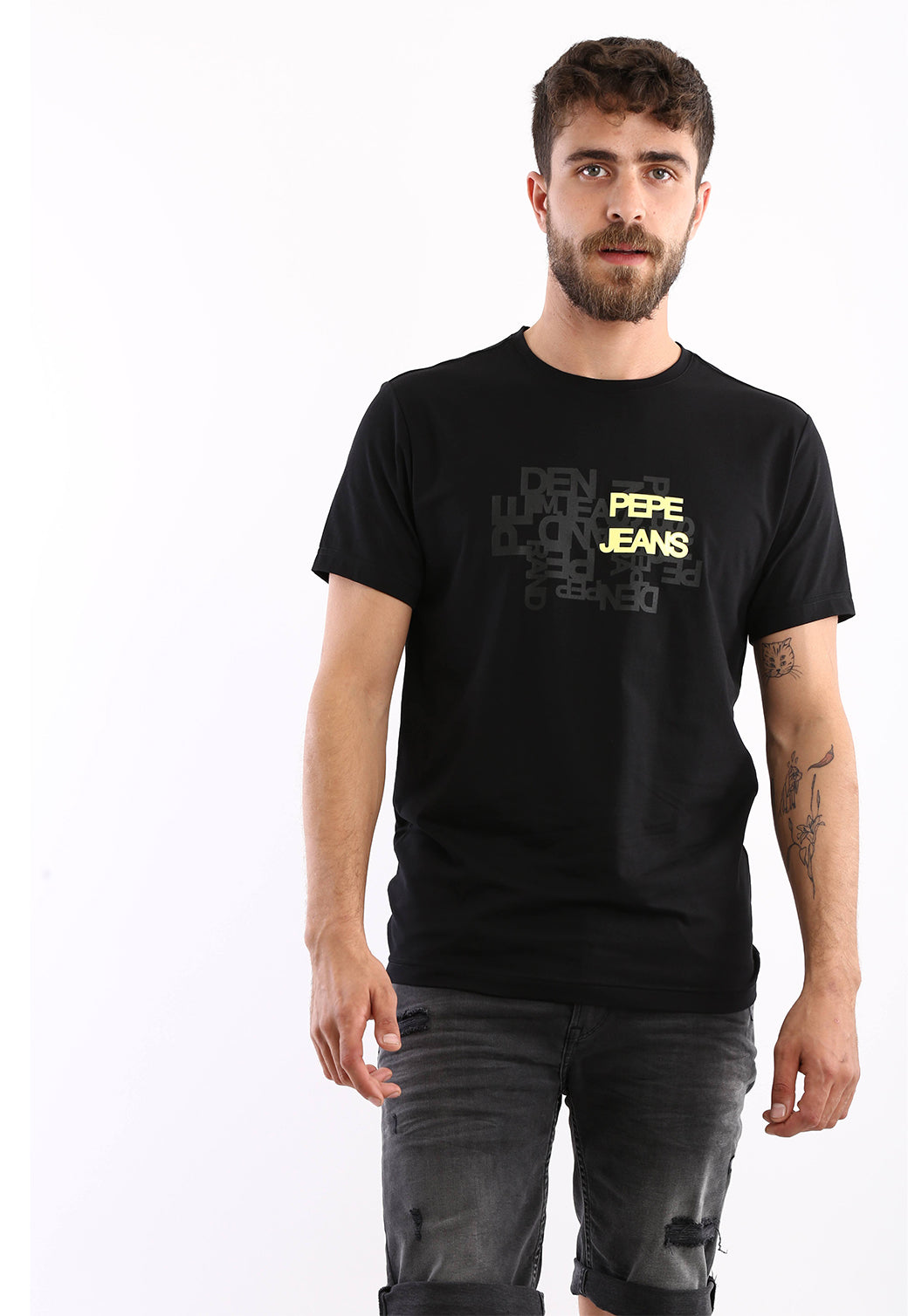 טי-שירט לגברים בצבע שחור עם לוגו מודפס