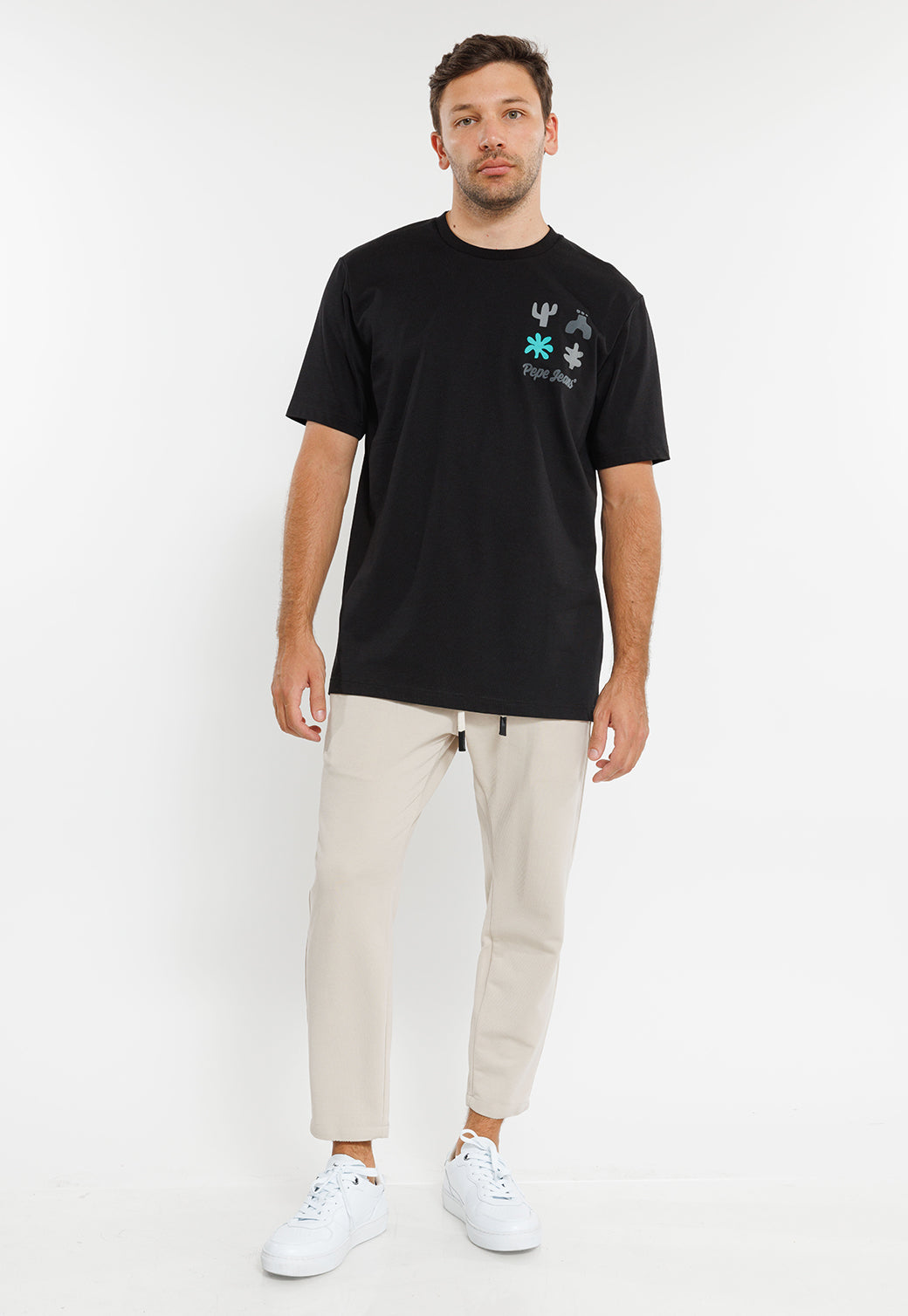 טי שירט רחבה עם הדפס בצבע שחור