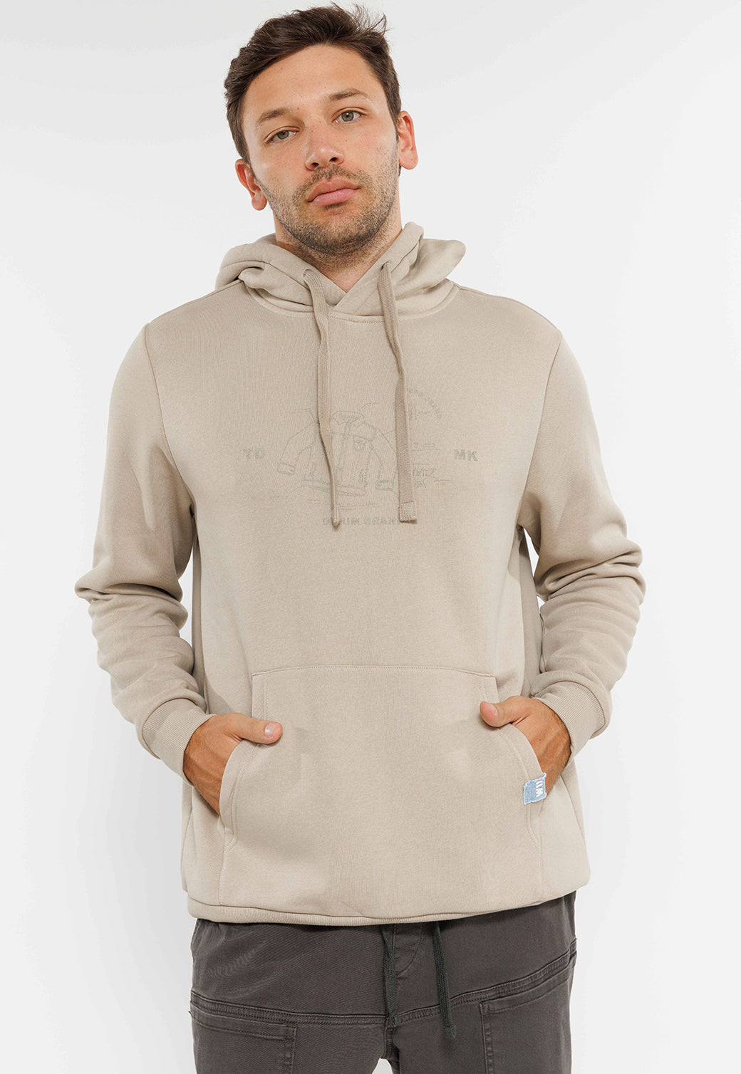 קפוצ'ון בגוון טאופ בז' עם הדפס לגברים