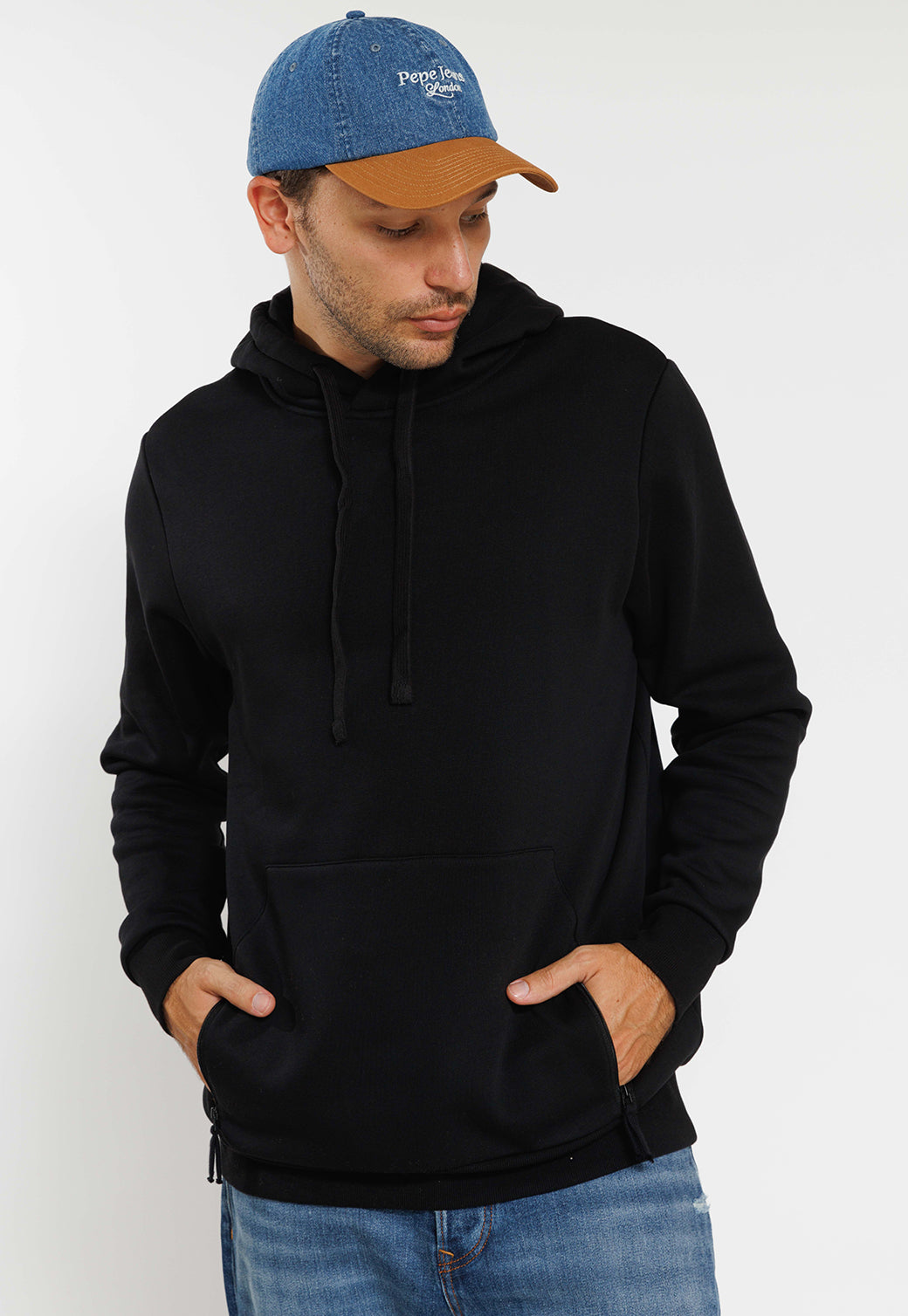 קפוצ'ון עם הדפס אחורי SOF בצבע שחור