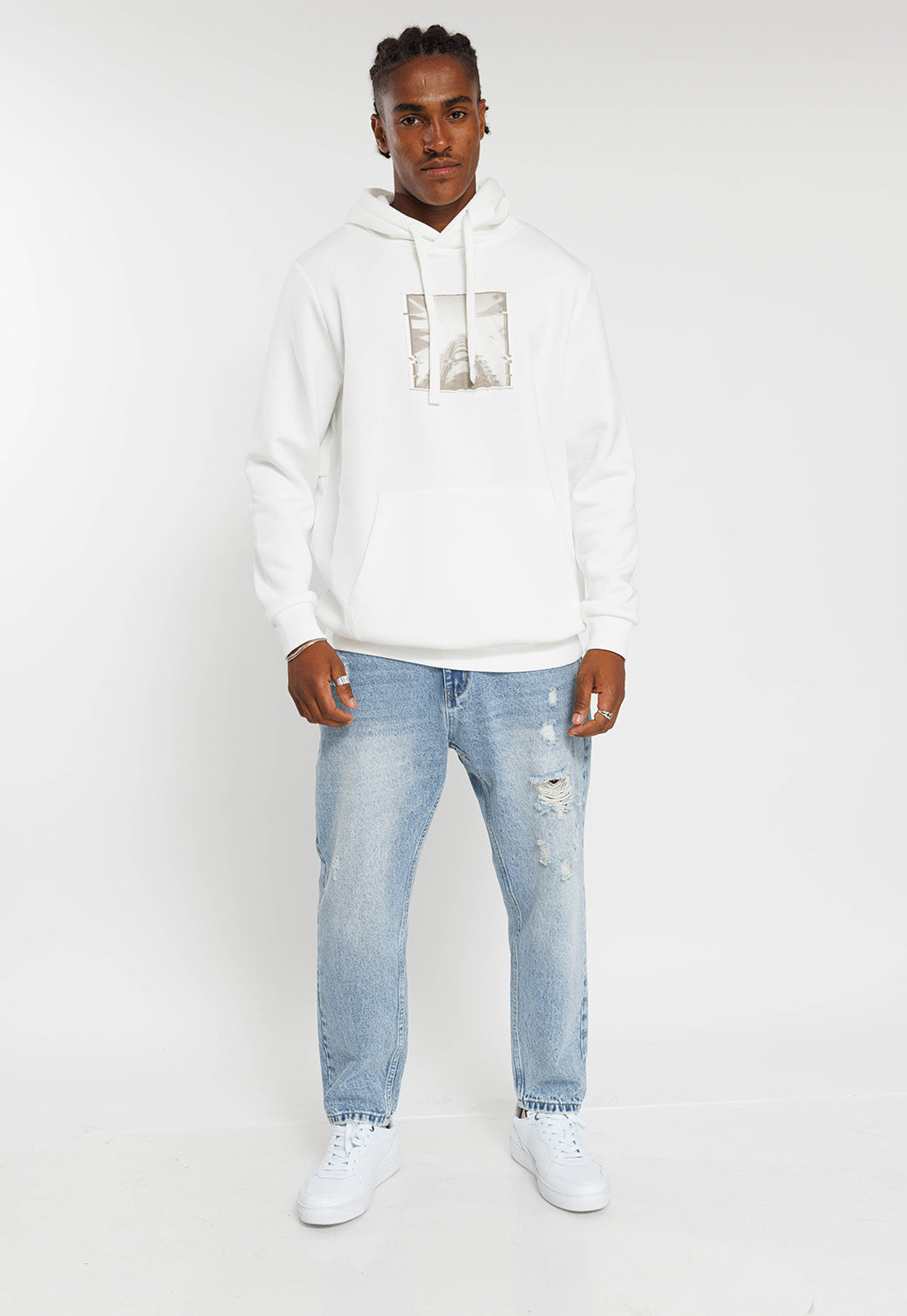 קפוצ'ון עם הדפס מרובע לגברים בצבע לבן