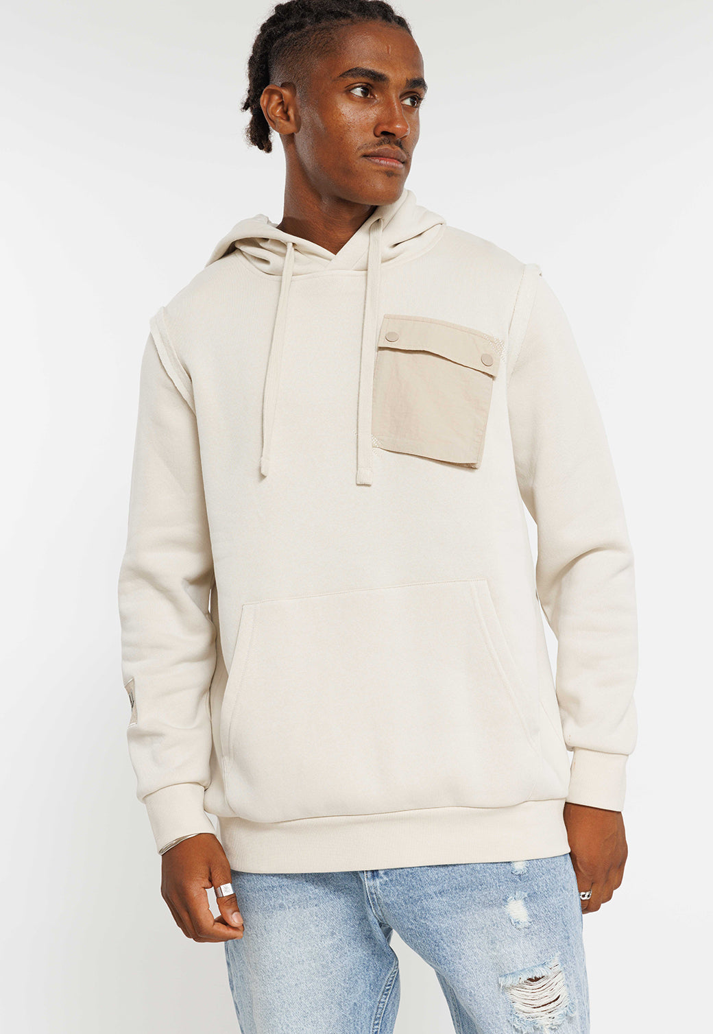 קפוצ'ון KIN עם כיס מעוצב בצבע חול בז'