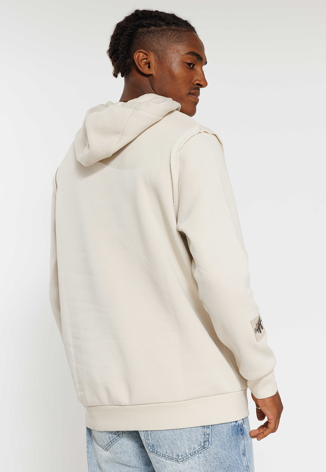 קפוצ'ון KIN עם כיס מעוצב בצבע חול בז'