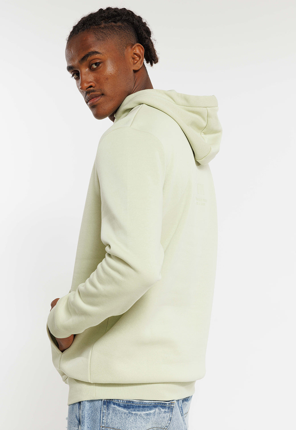 קפוצ'ון קלאסי לגברים בצבע ירוק בהיר