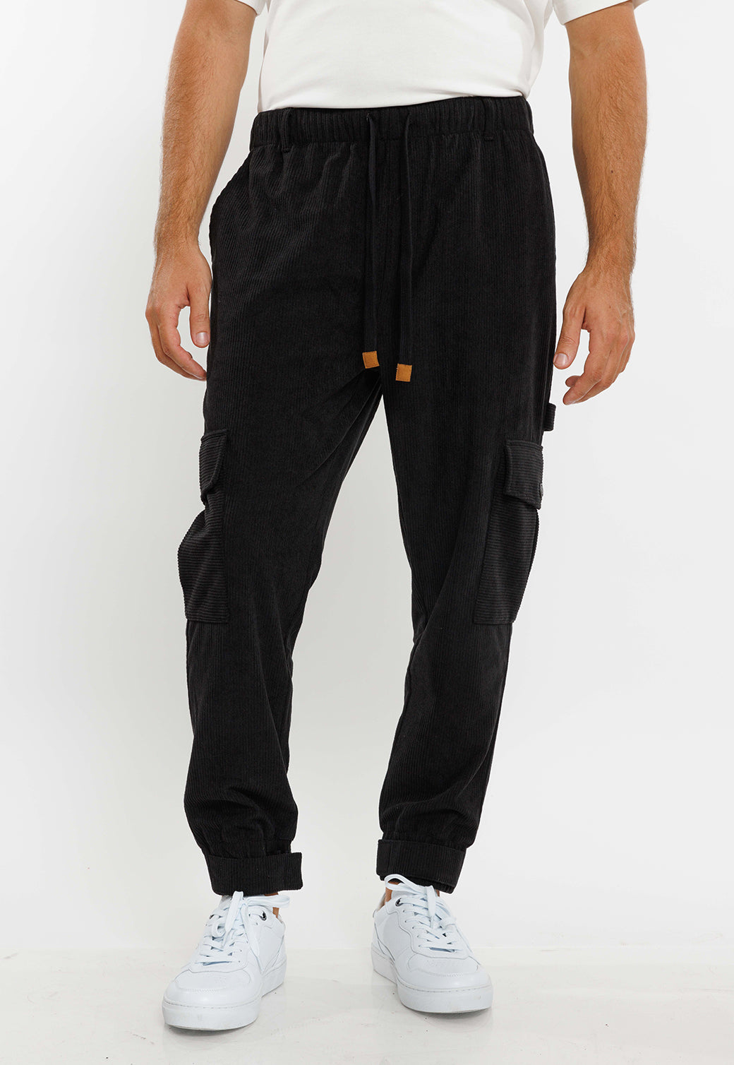 מכנסי קורדרוי עם כיסי צד RENATA בצבע שחור