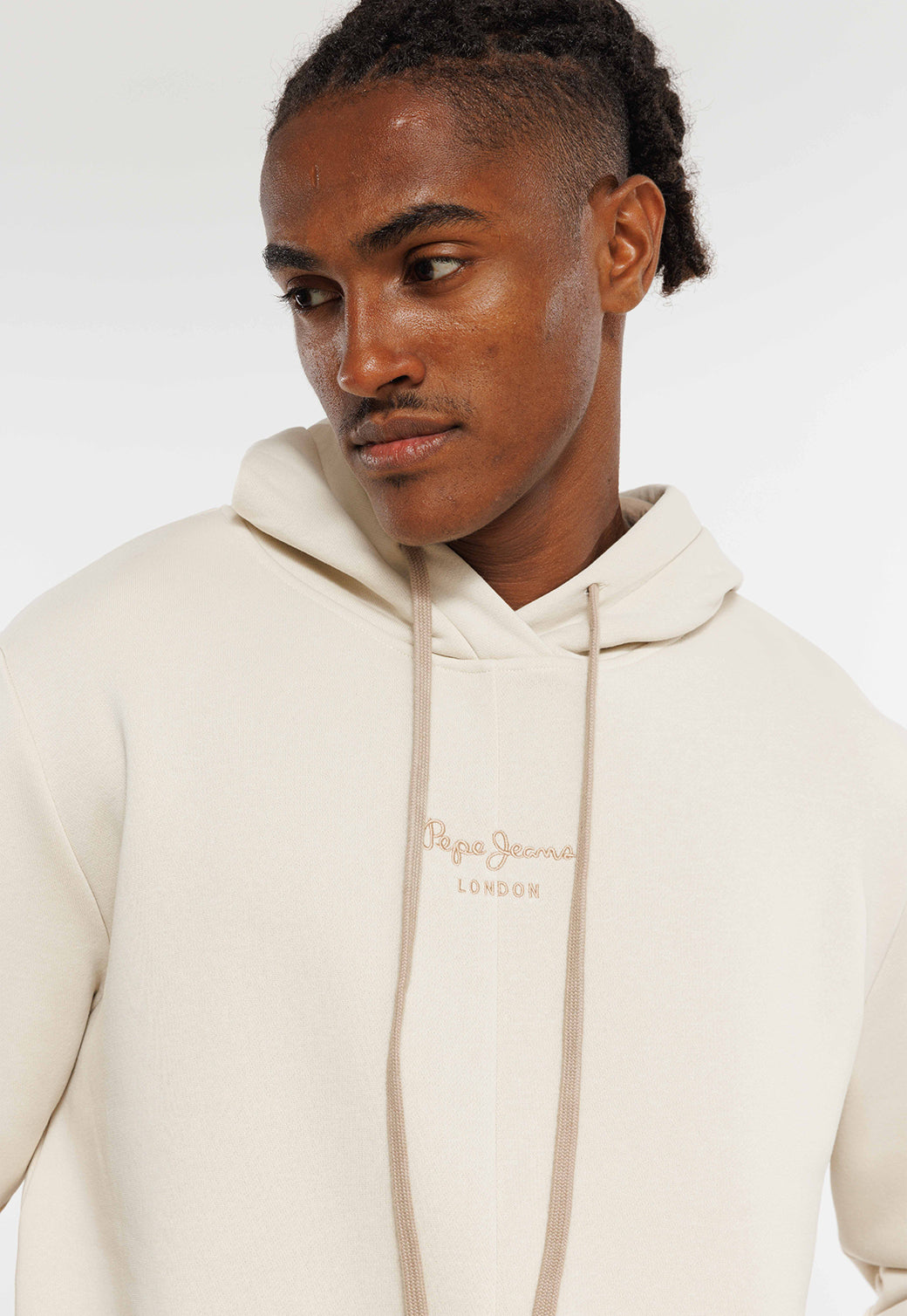 קפוצ'ון AVILES בשילוב צבעים בצבע חול בז'