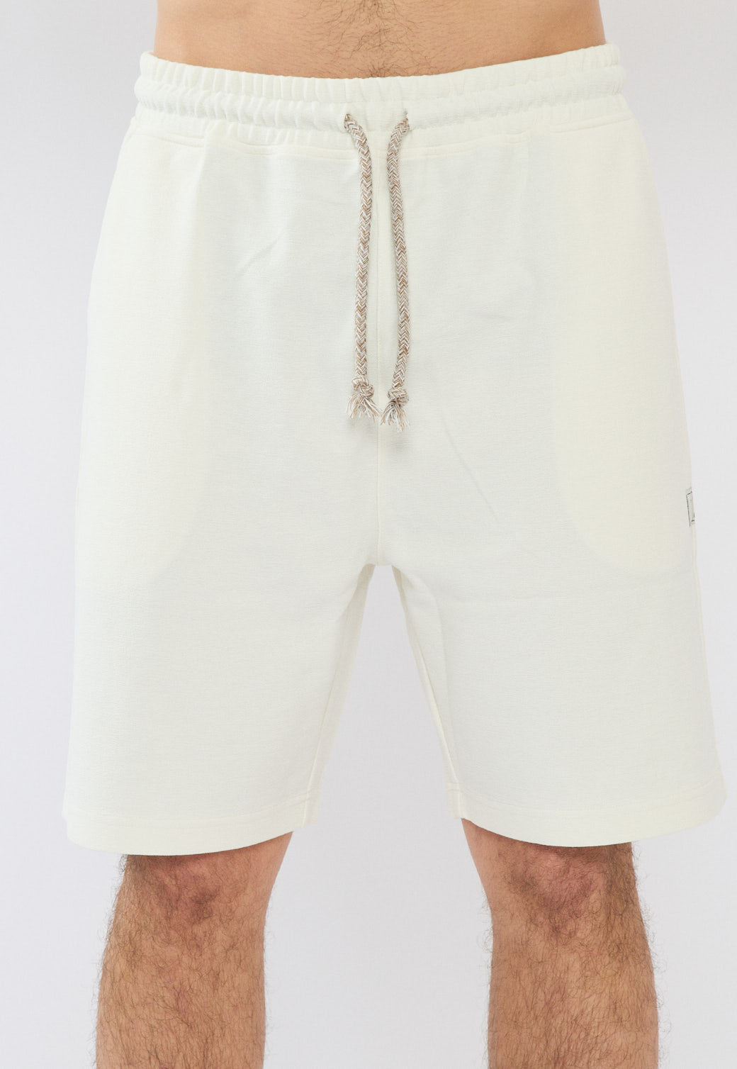 מכנסיים קצרים לגברים בצבע שמנת