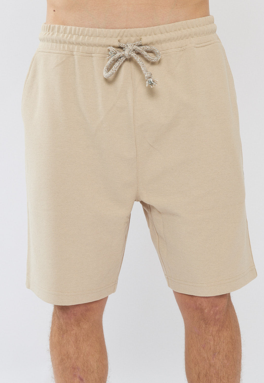 מכנסיים קצרים לגברים בצבע בז'