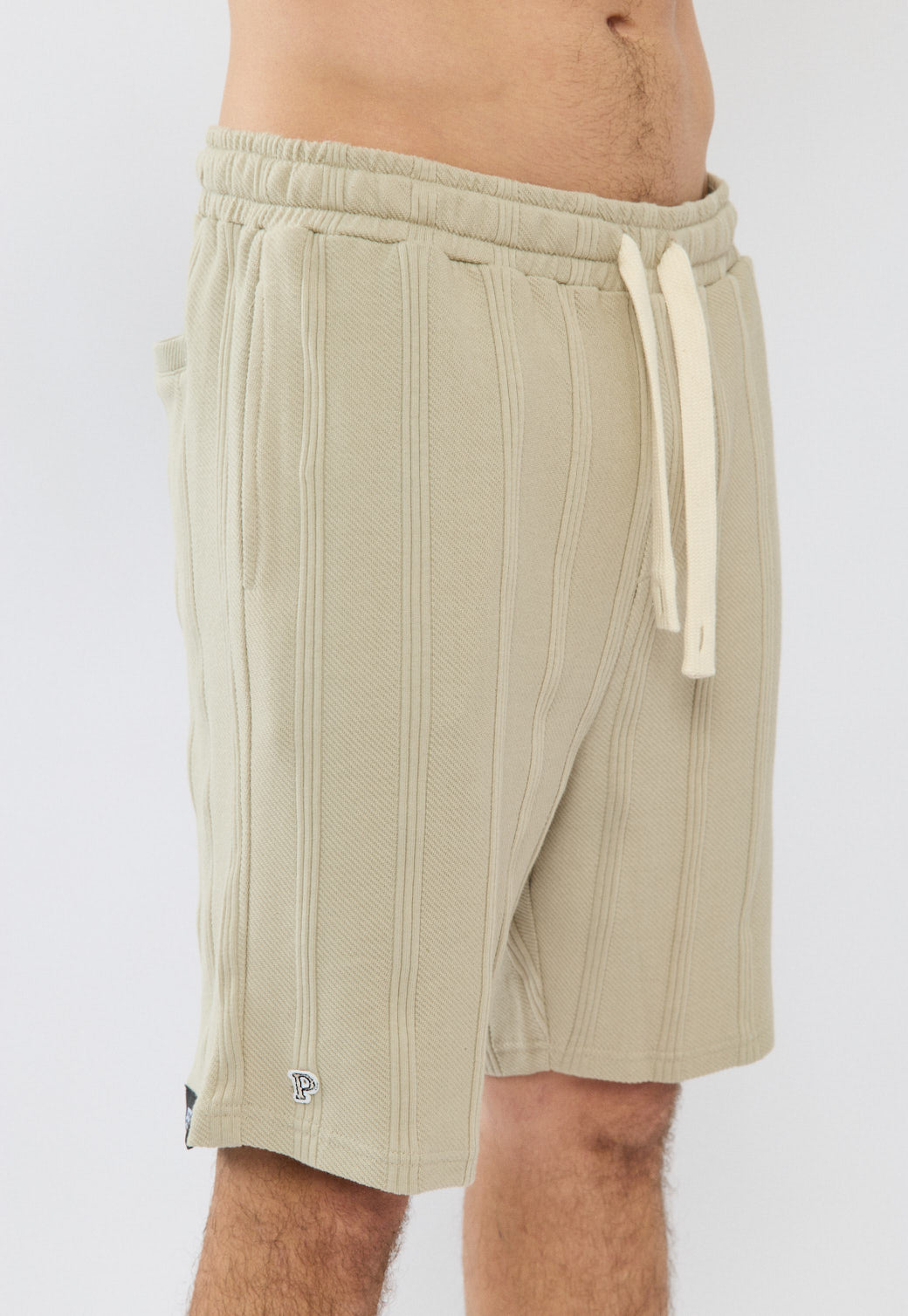 מכנס קצר Pepe Jeans Terra בצבע חום קפוצ'ינו