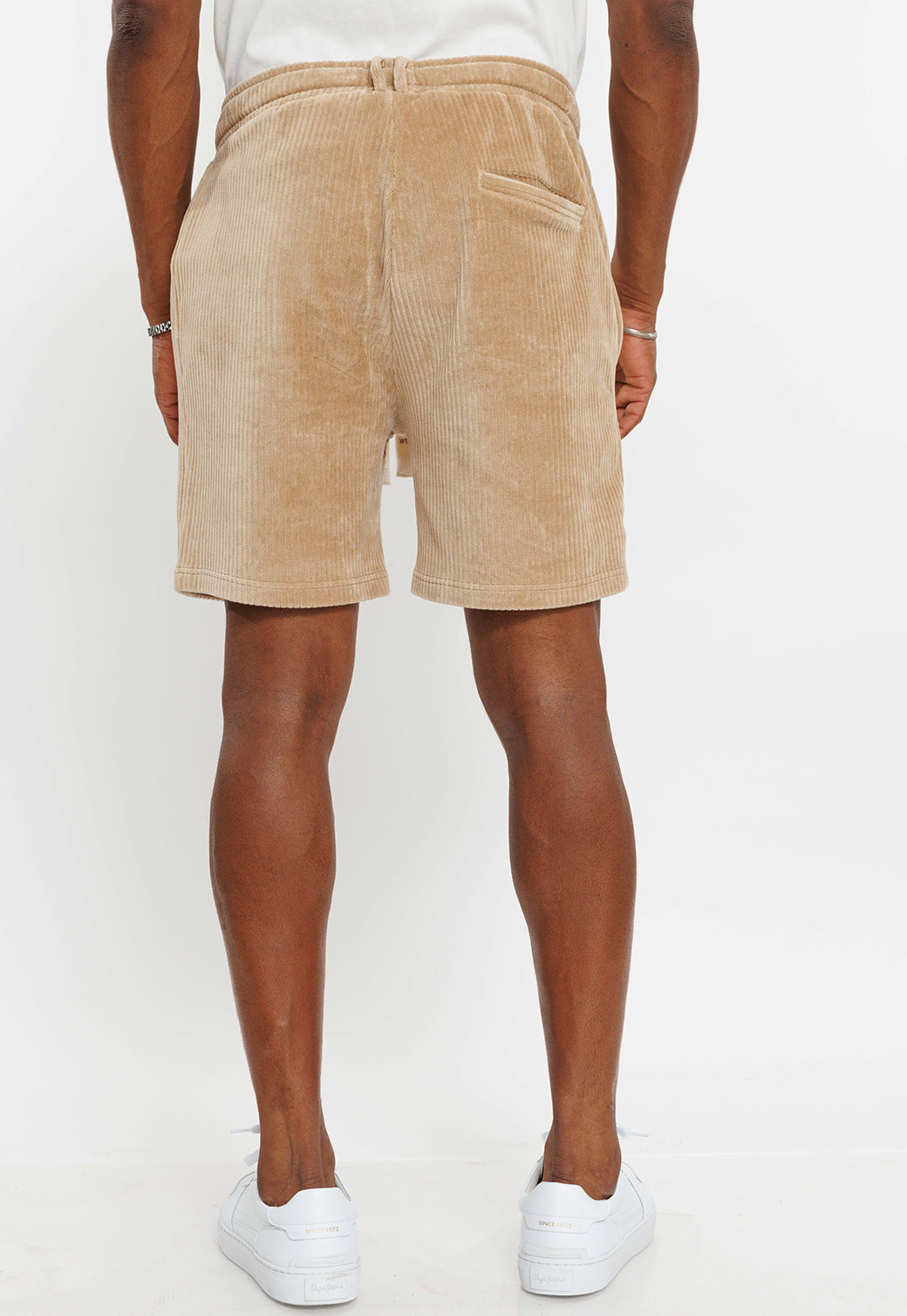 מכנסי ברמודה קורדרוי עם שרוך לגברים בצבע חום בהיר