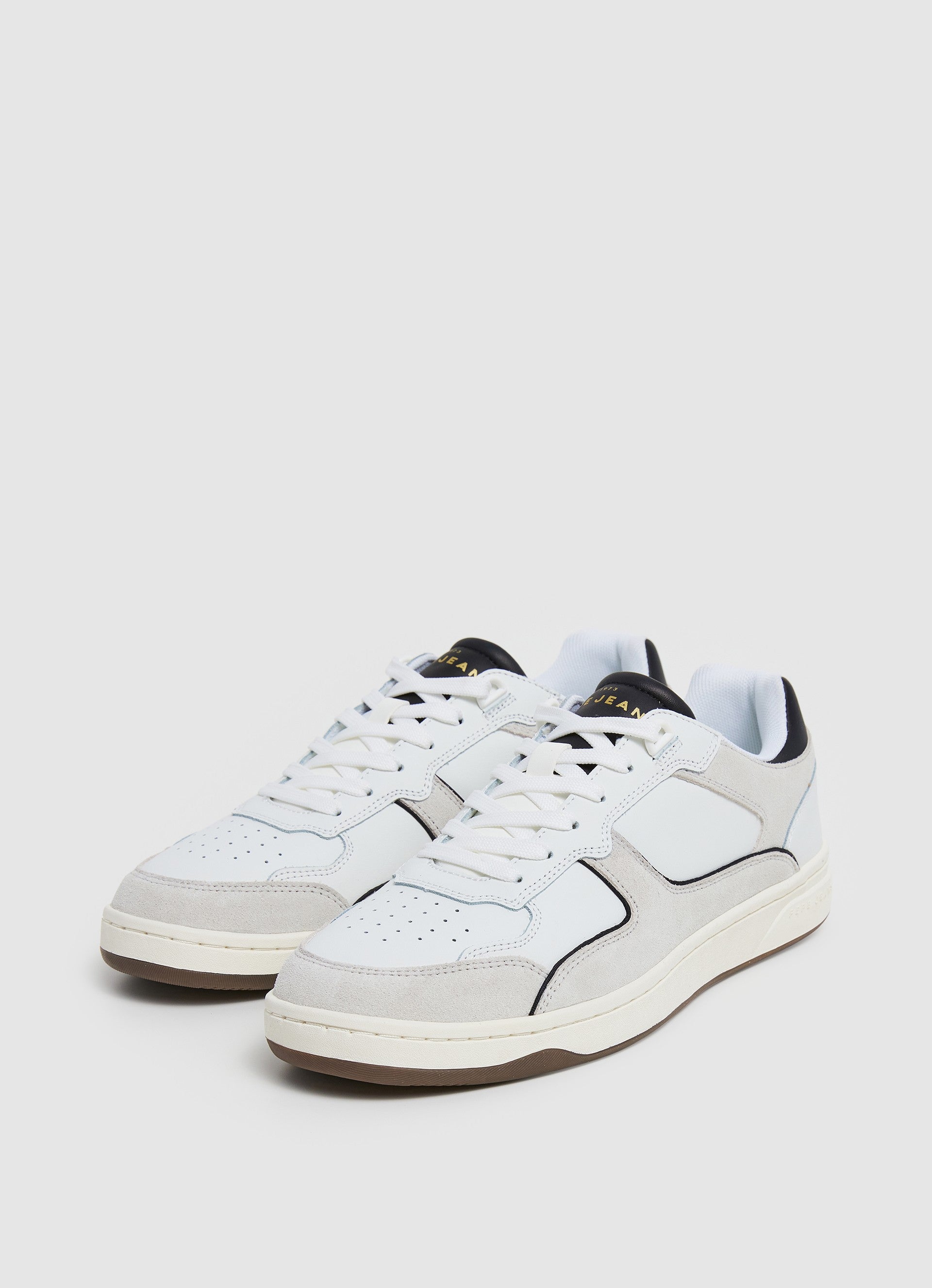 סניקרס לגברים בעיצוב רטרו בצבע לבן ואפור