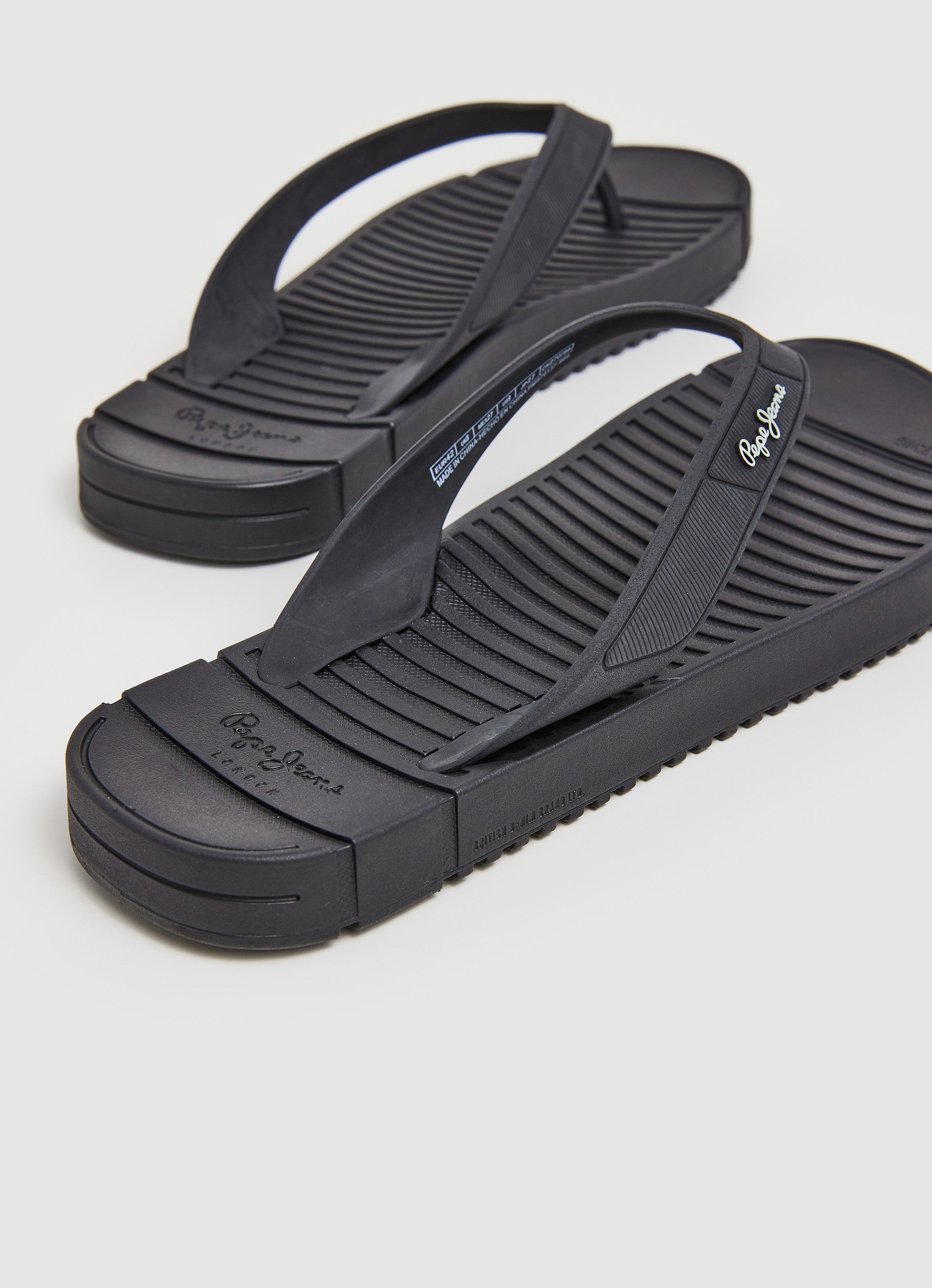 כפכפי אצבע SHORE לגברים בצבע שחור